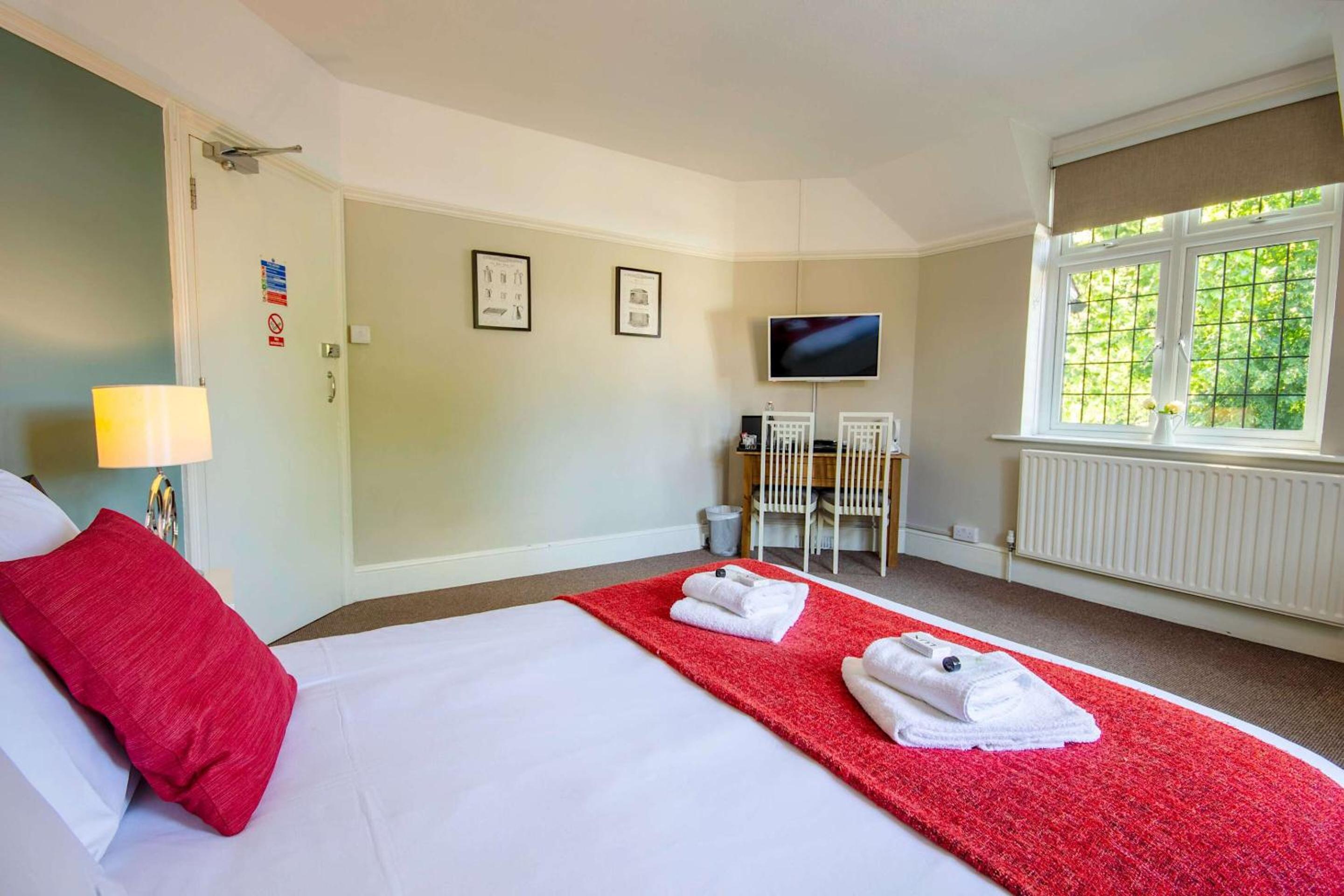 Double Room with Shared Bathroom photo 3