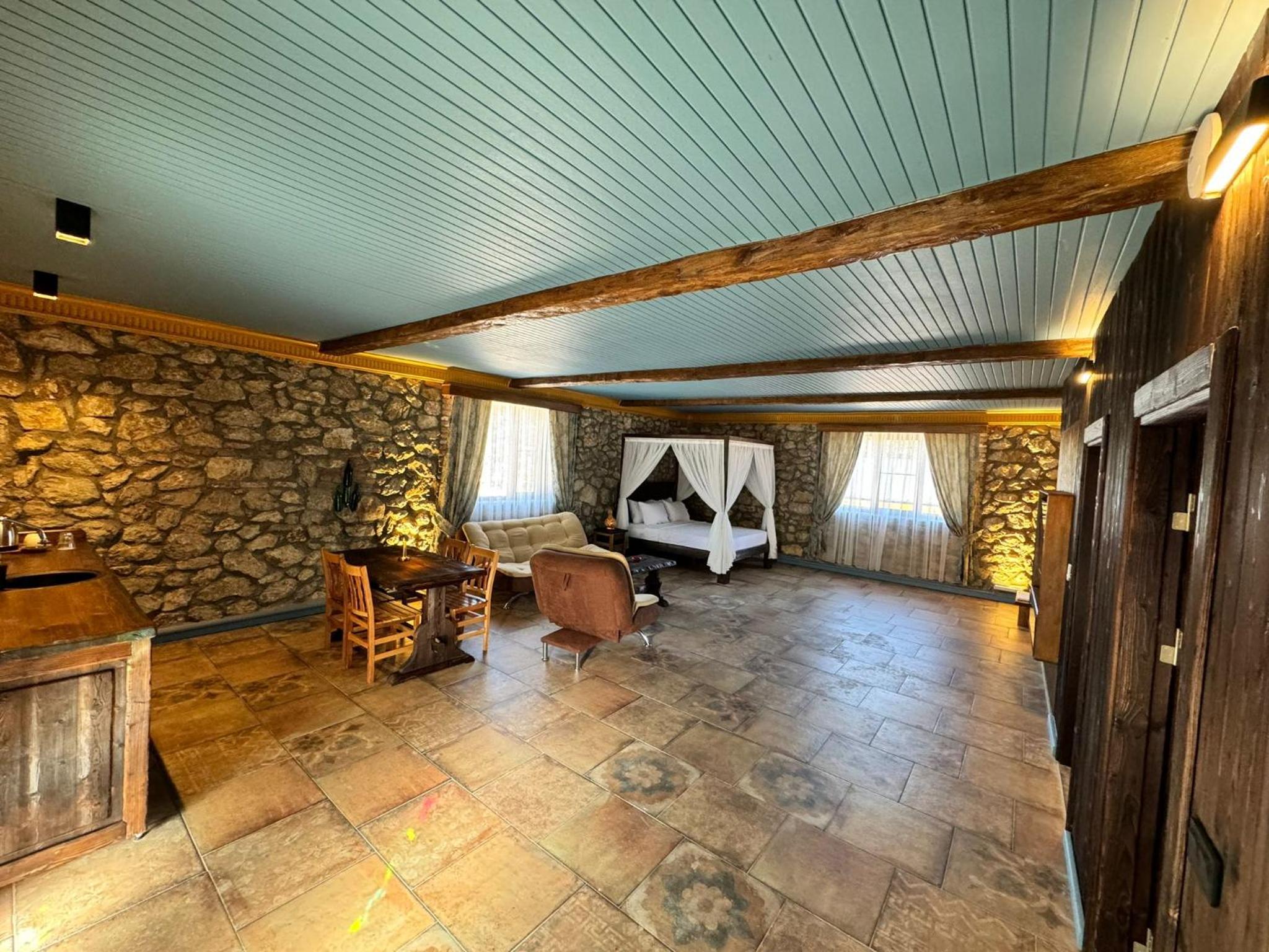 Family Room photo 1