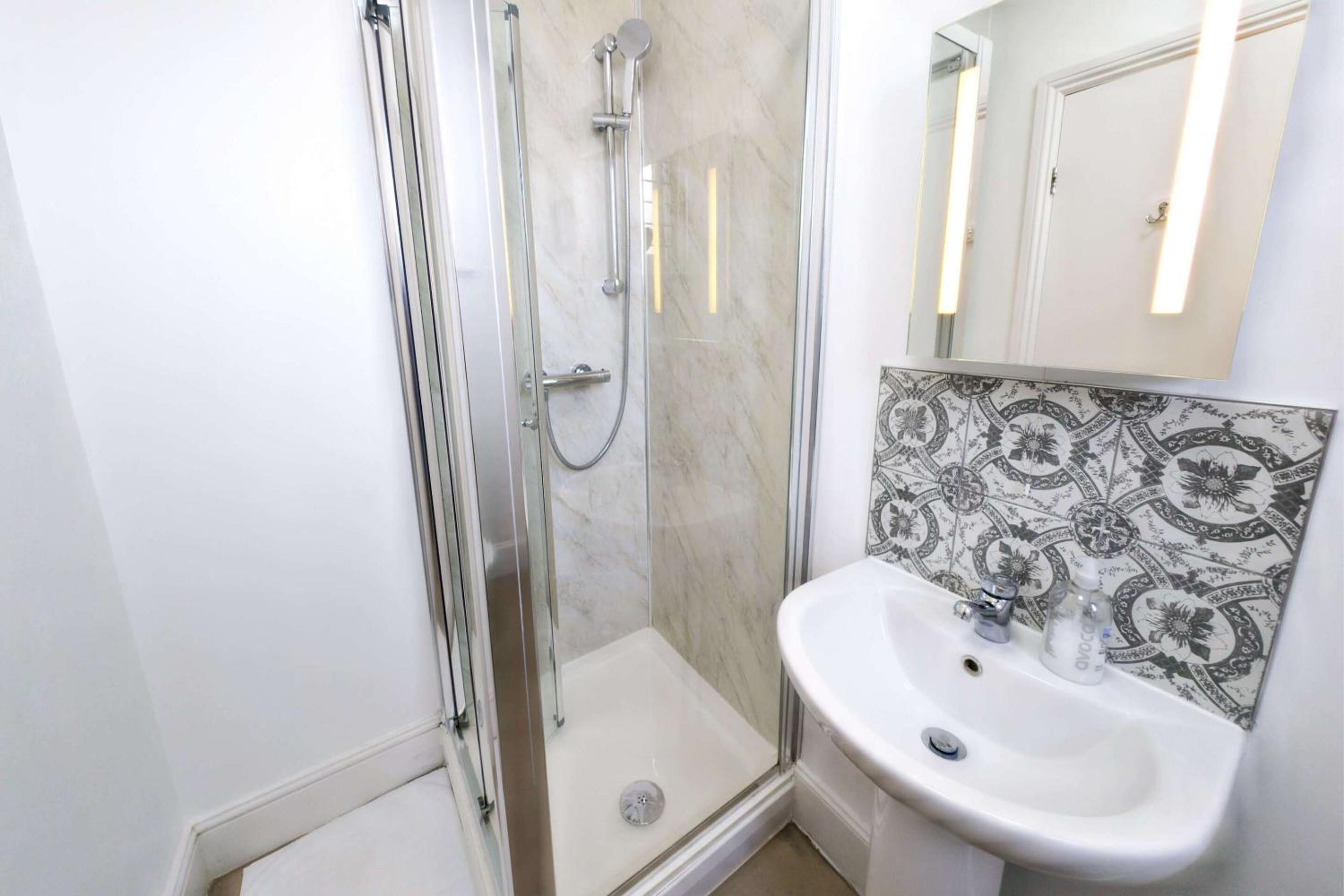Triple Room with Shower photo 2