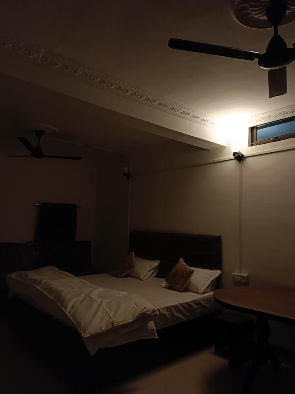 Deluxe Double Room (2 Adults + 1 Child) photo 2