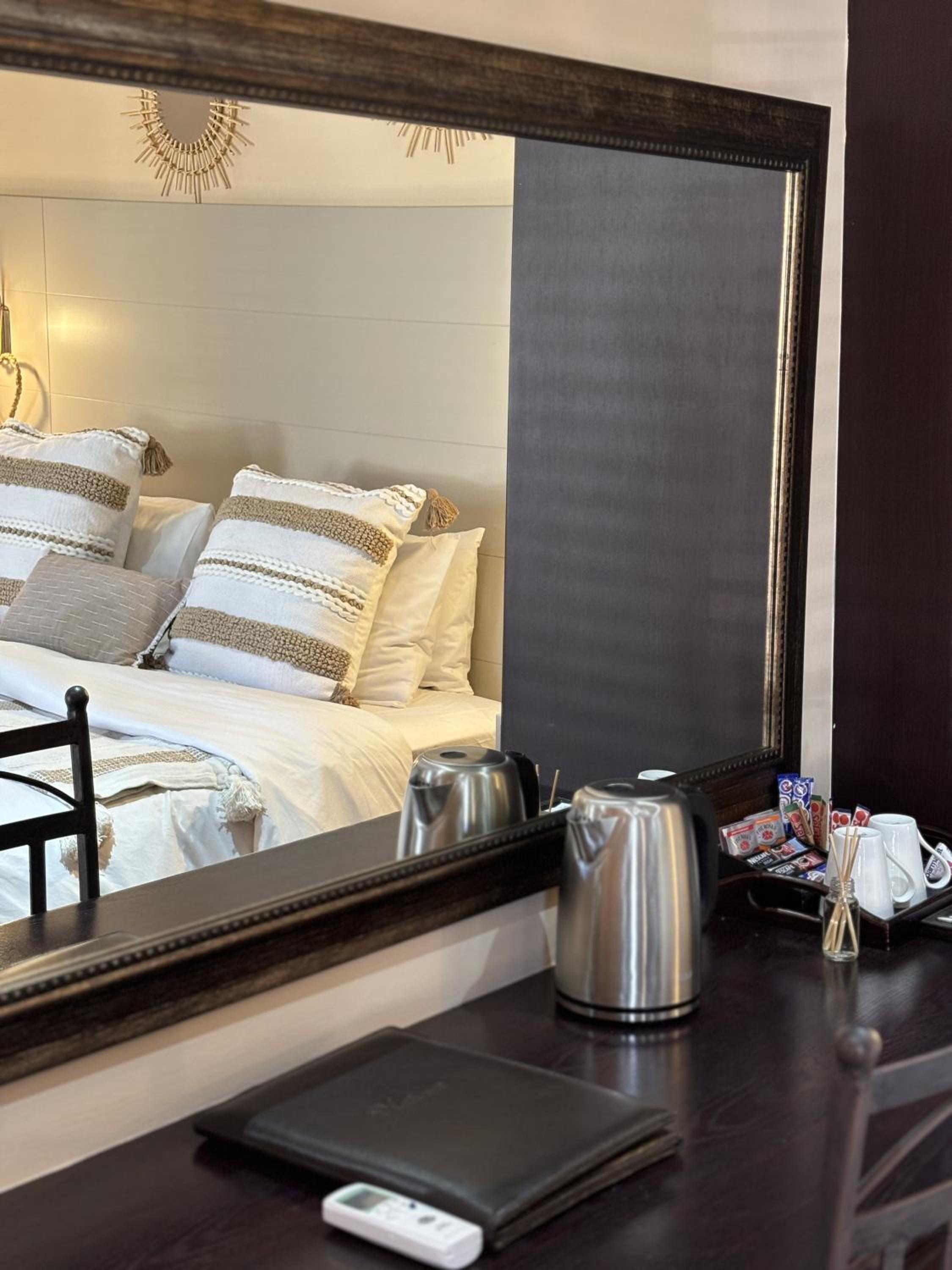 Deluxe Double or Twin Room photo 2