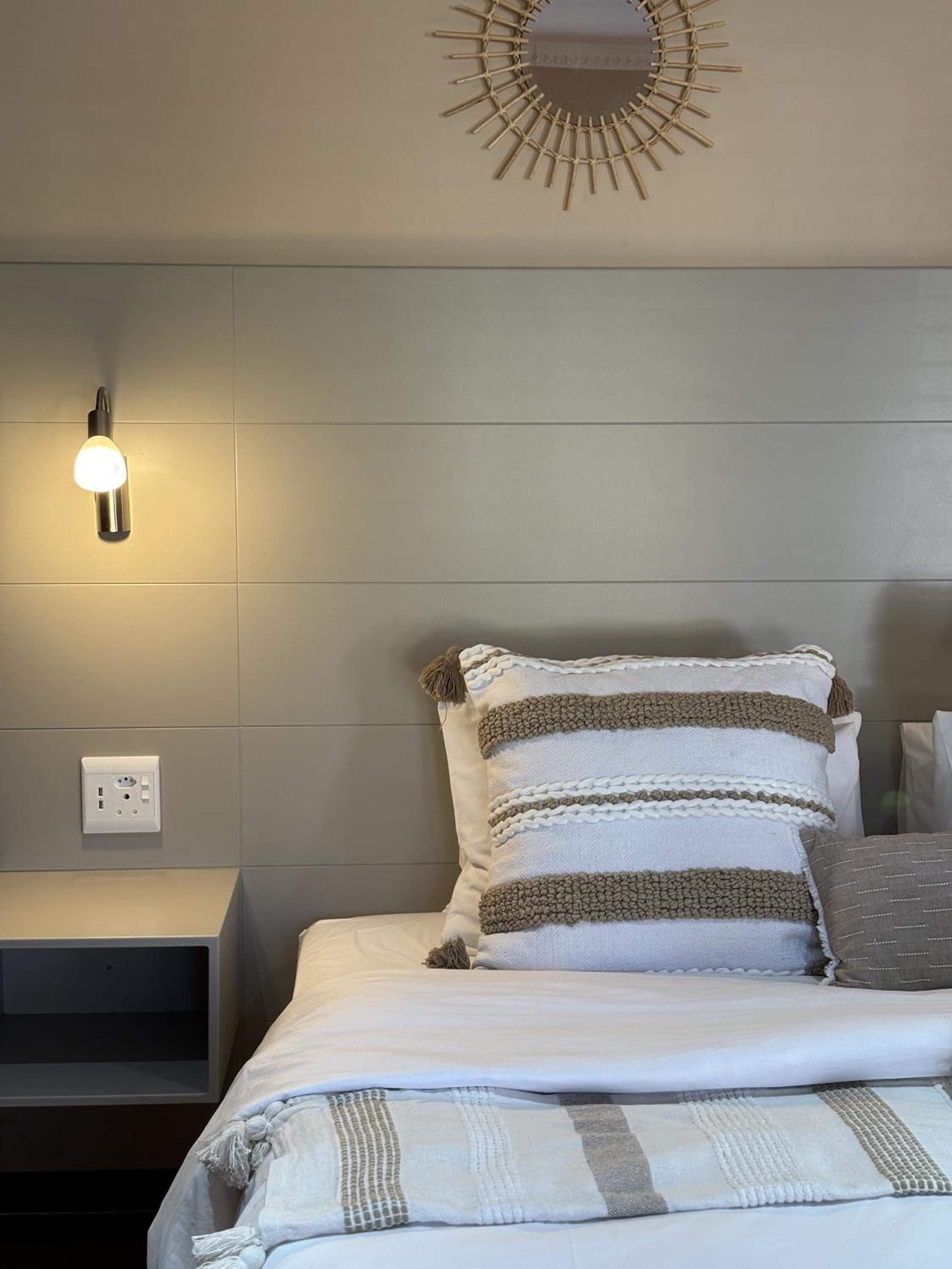 Deluxe Double or Twin Room photo 3