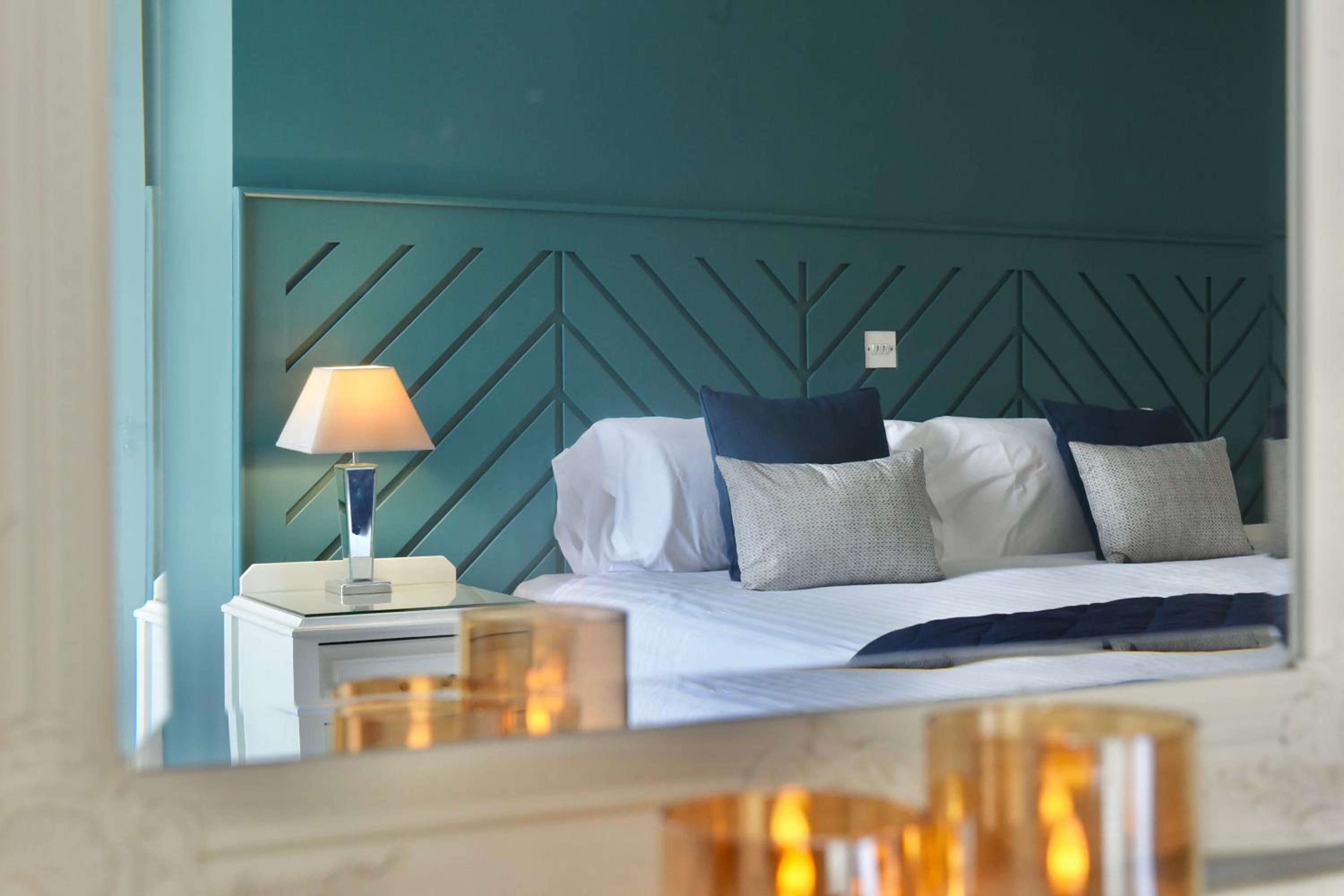 Double or Twin Room with Sea View