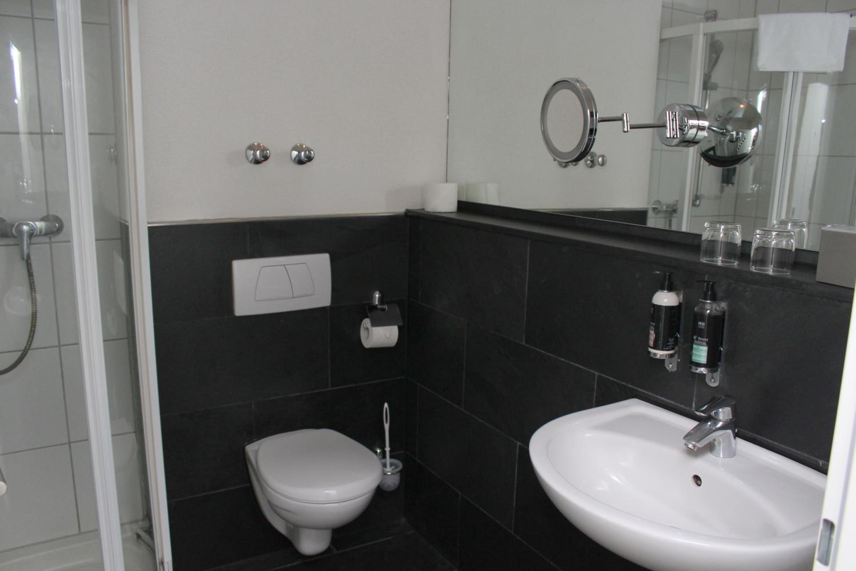 Double Room - Photo 5