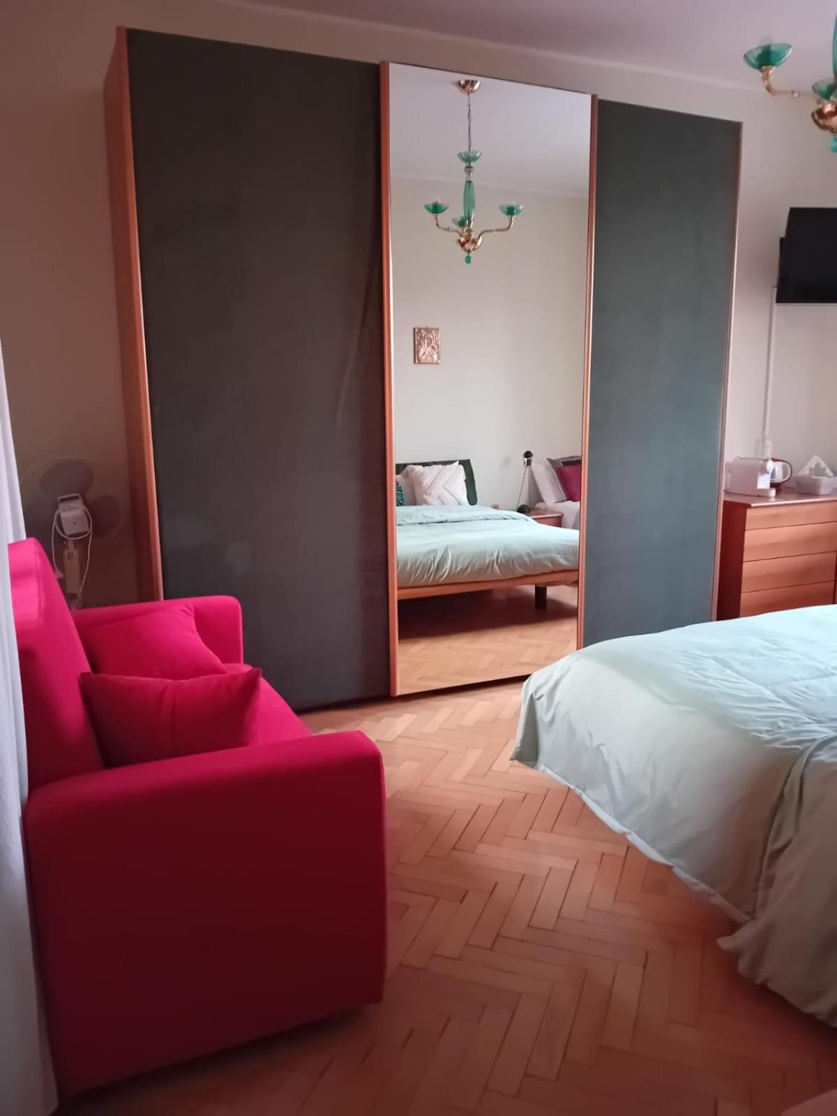 Standard Double Room With Shared Bathroom