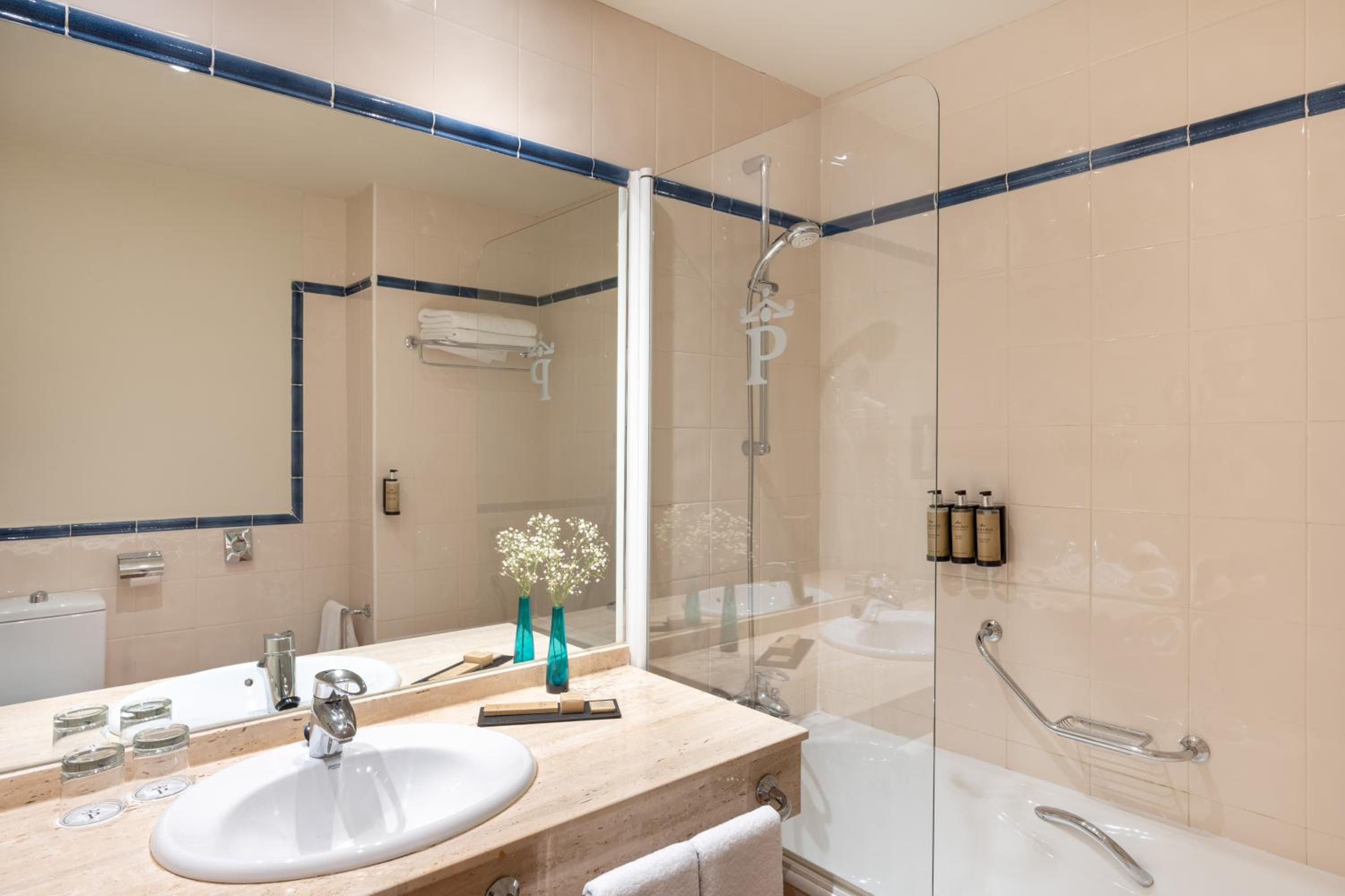 Standard Double Room - Photo 6