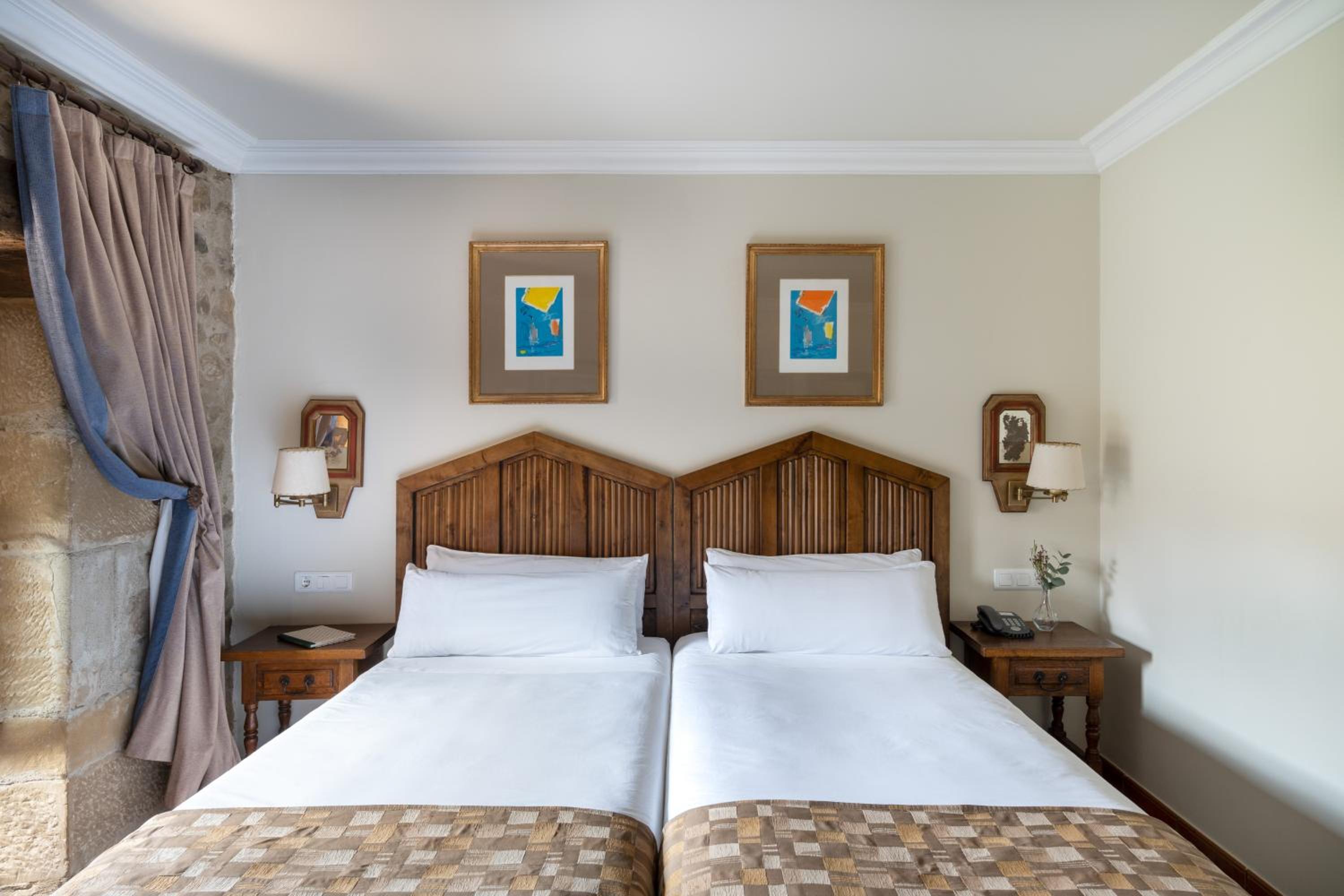 Standard Double Room - Photo 12