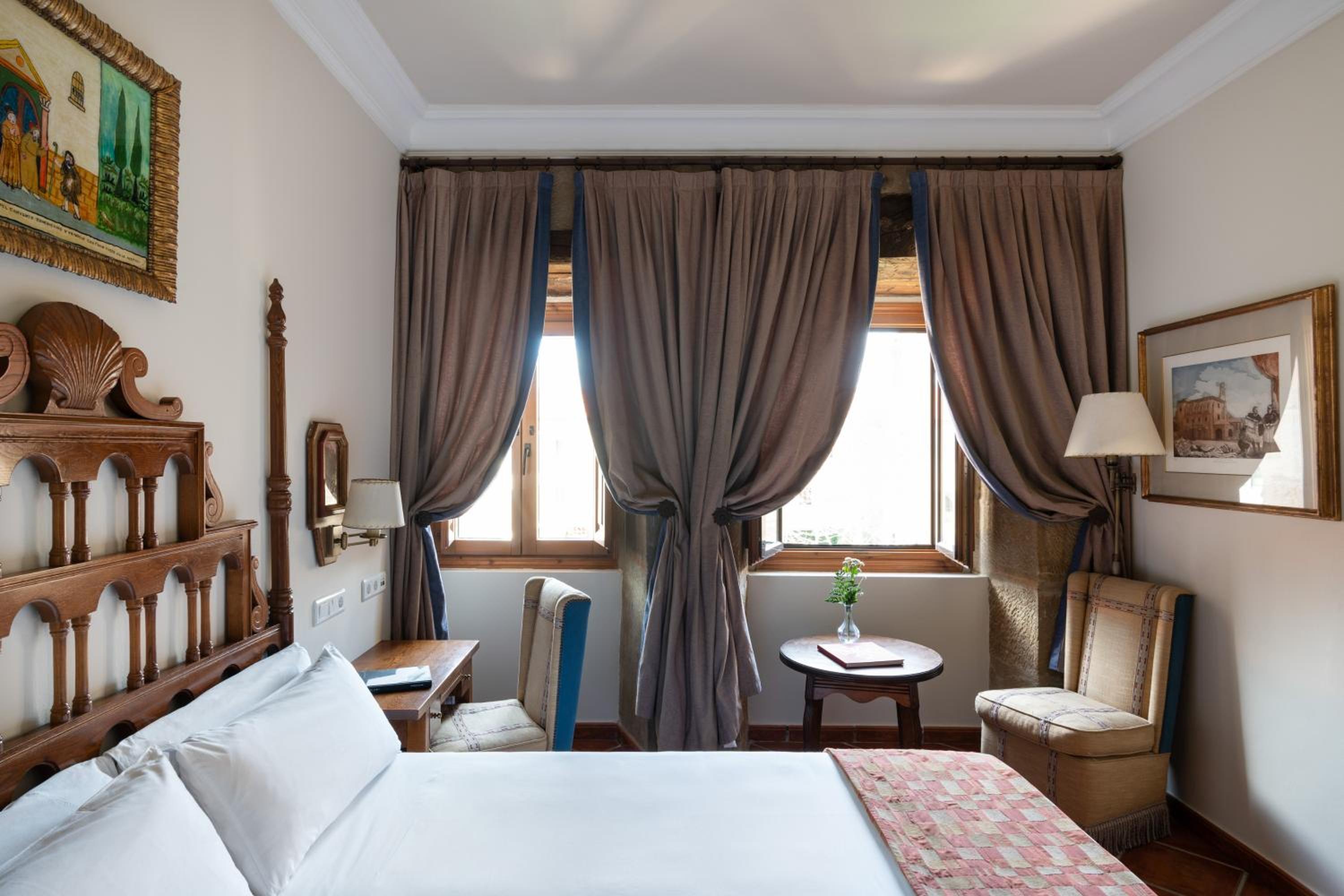 Standard Double Room - Photo 9