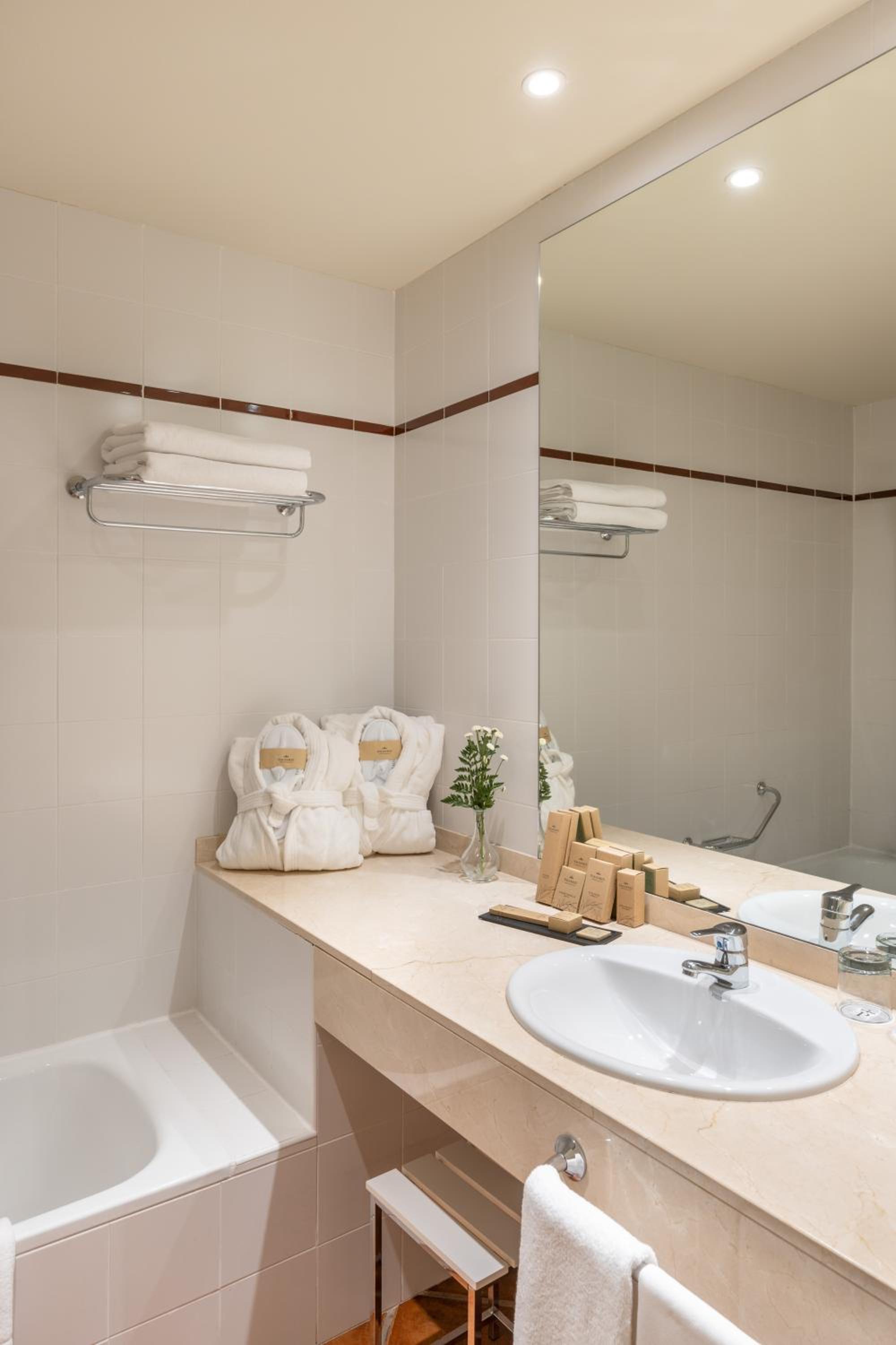 Superior Double Room - Photo 2
