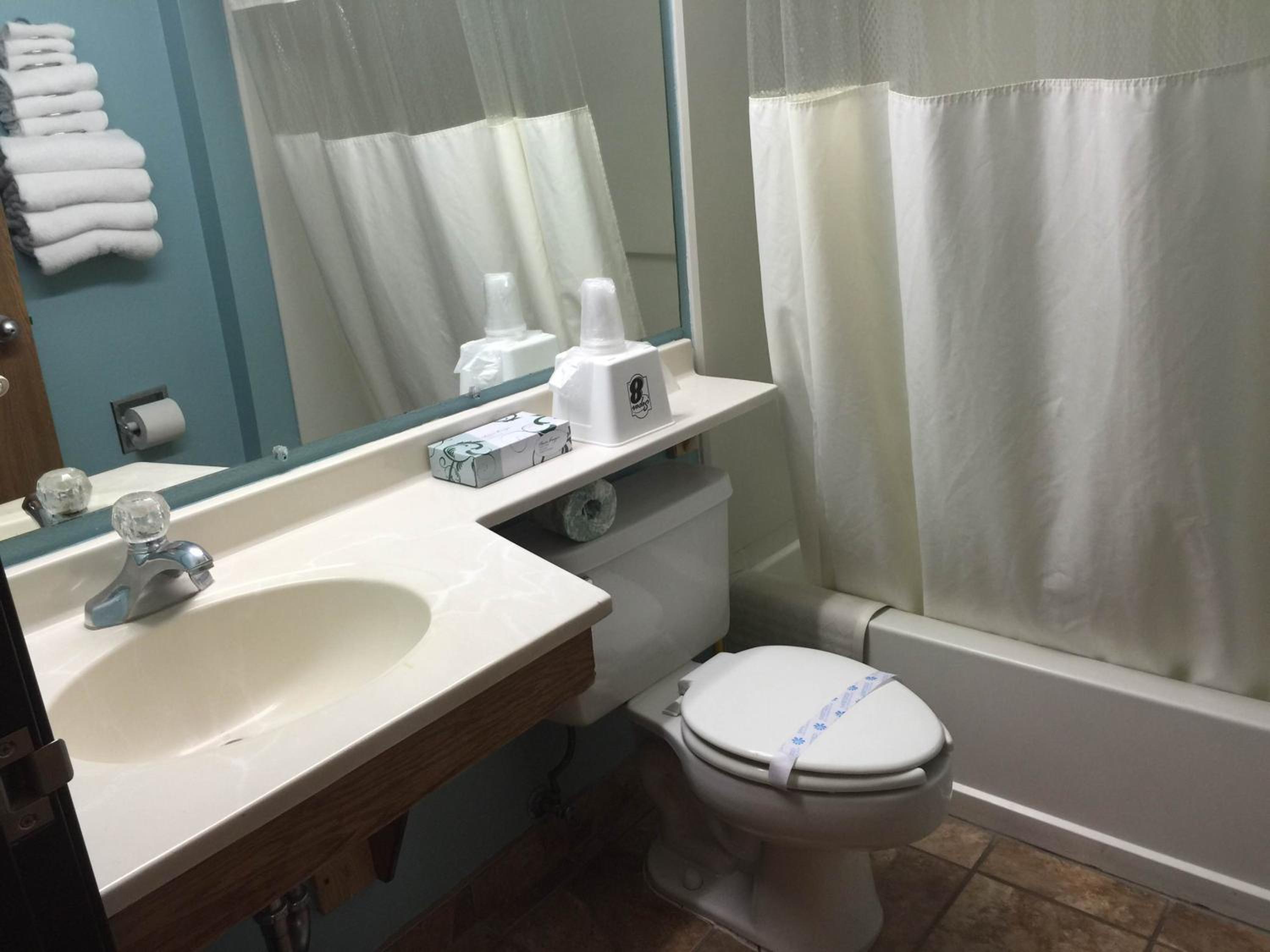 Deluxe Queen Room - Non-Smoking - Photo 3