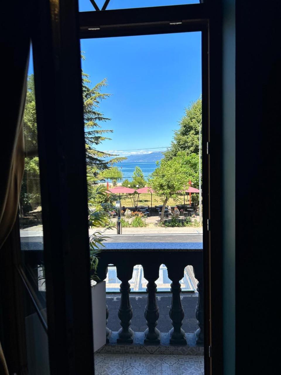 Double Room with Lake View photo 2