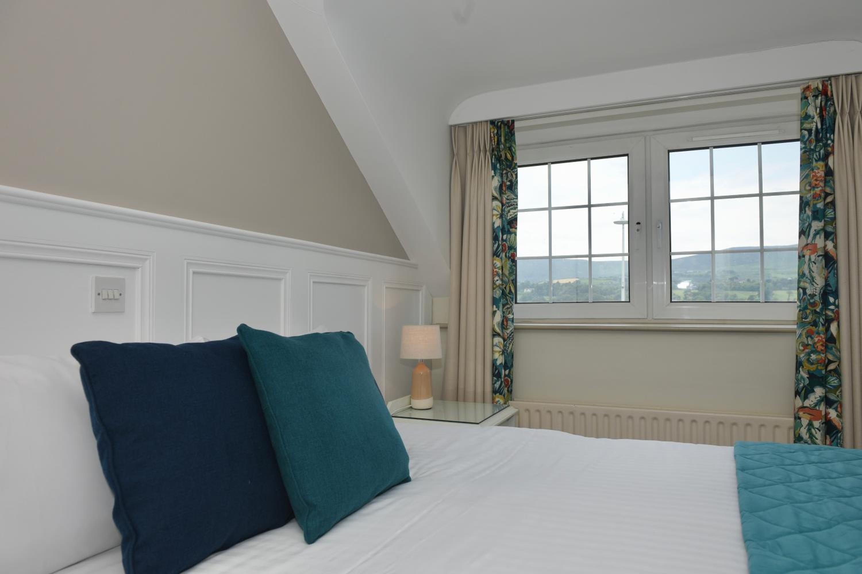 Double or Twin Room with Harbor View - Photo 6