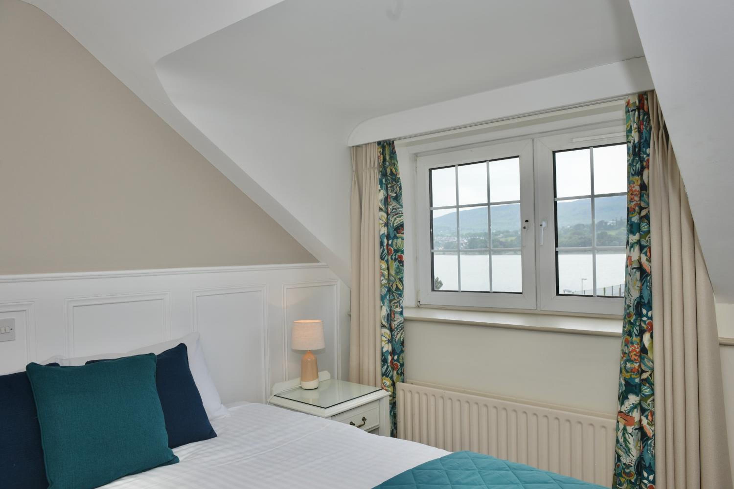 Double or Twin Room with Harbor View - Photo 7