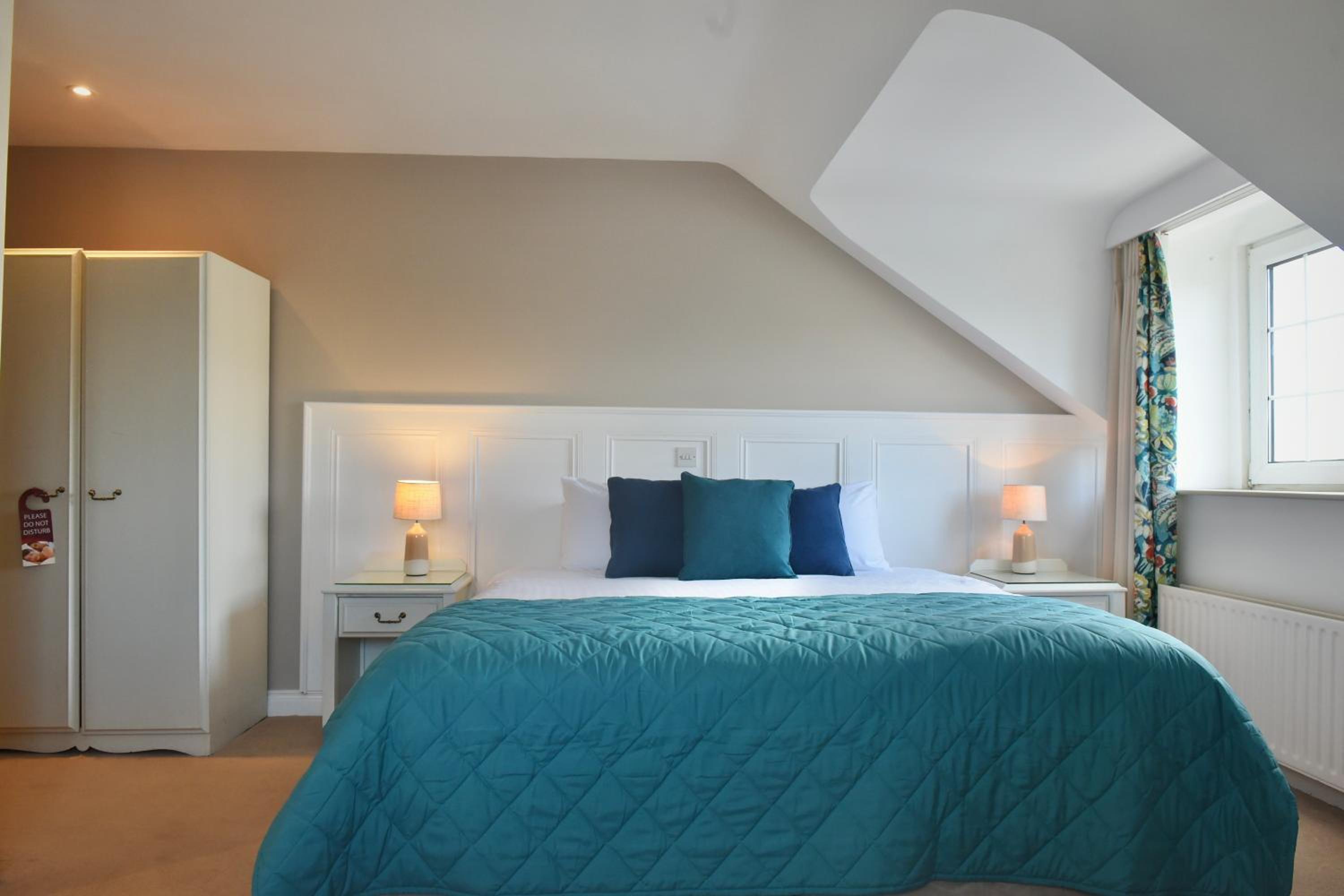 Double or Twin Room with Harbor View - Photo 1