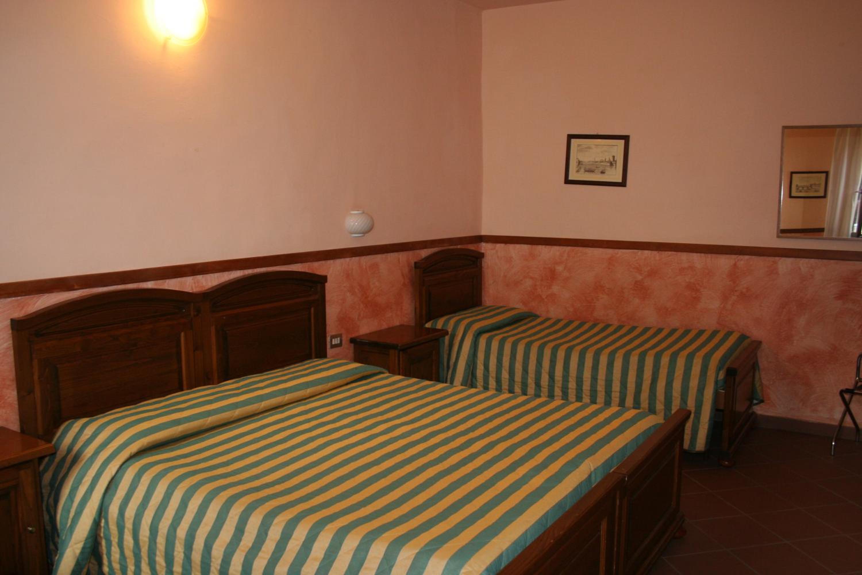 Quadruple Room - Photo 10