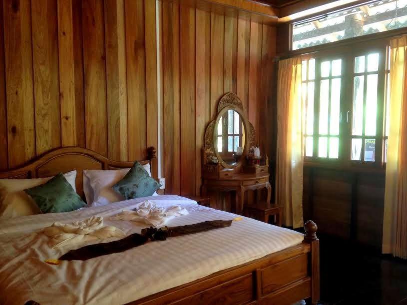 Deluxe Double Room with Balcony photo 2