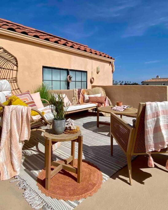 Four-Bedroom House photo 2