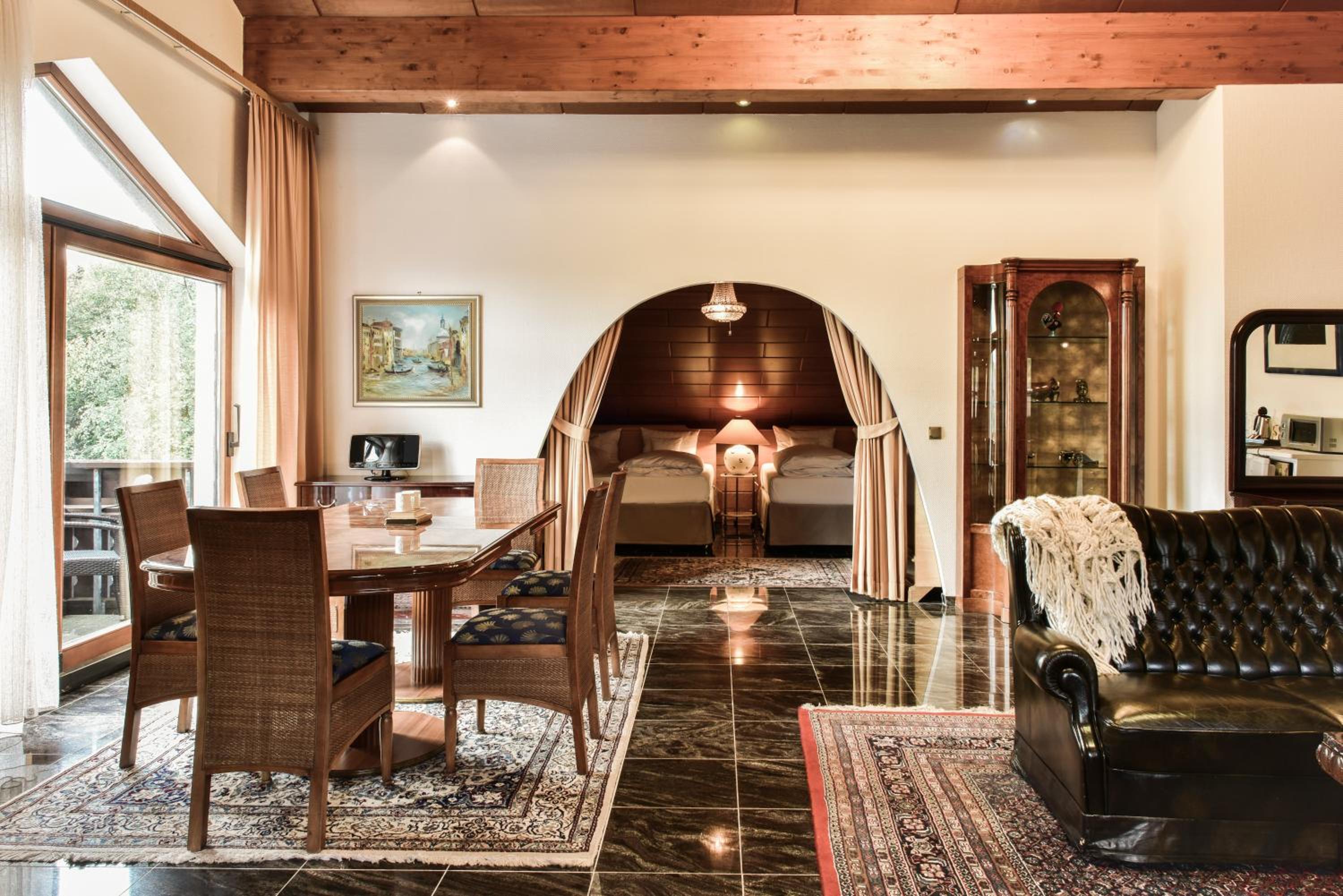 Suite - Photo 6