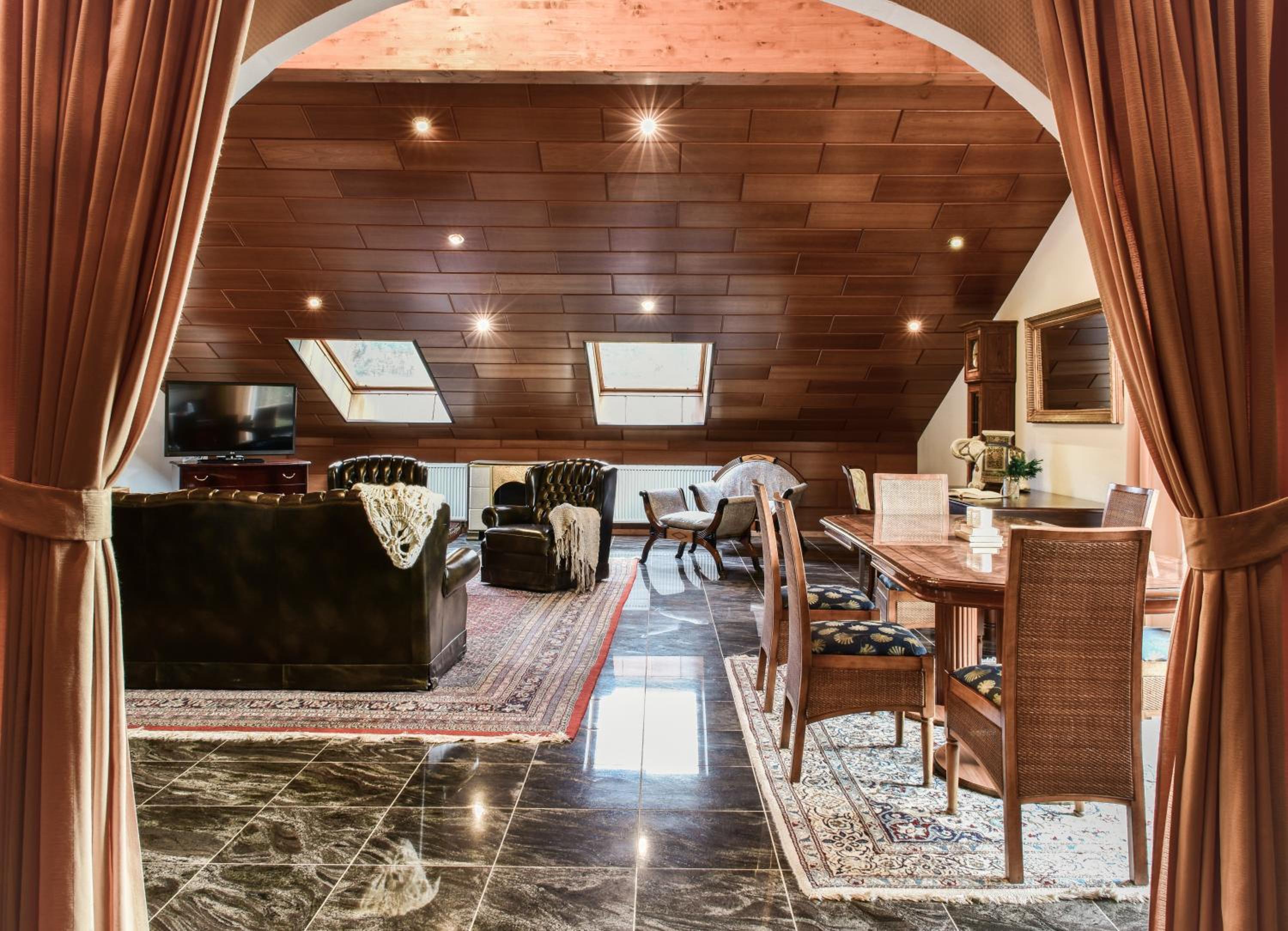 Suite - Photo 5