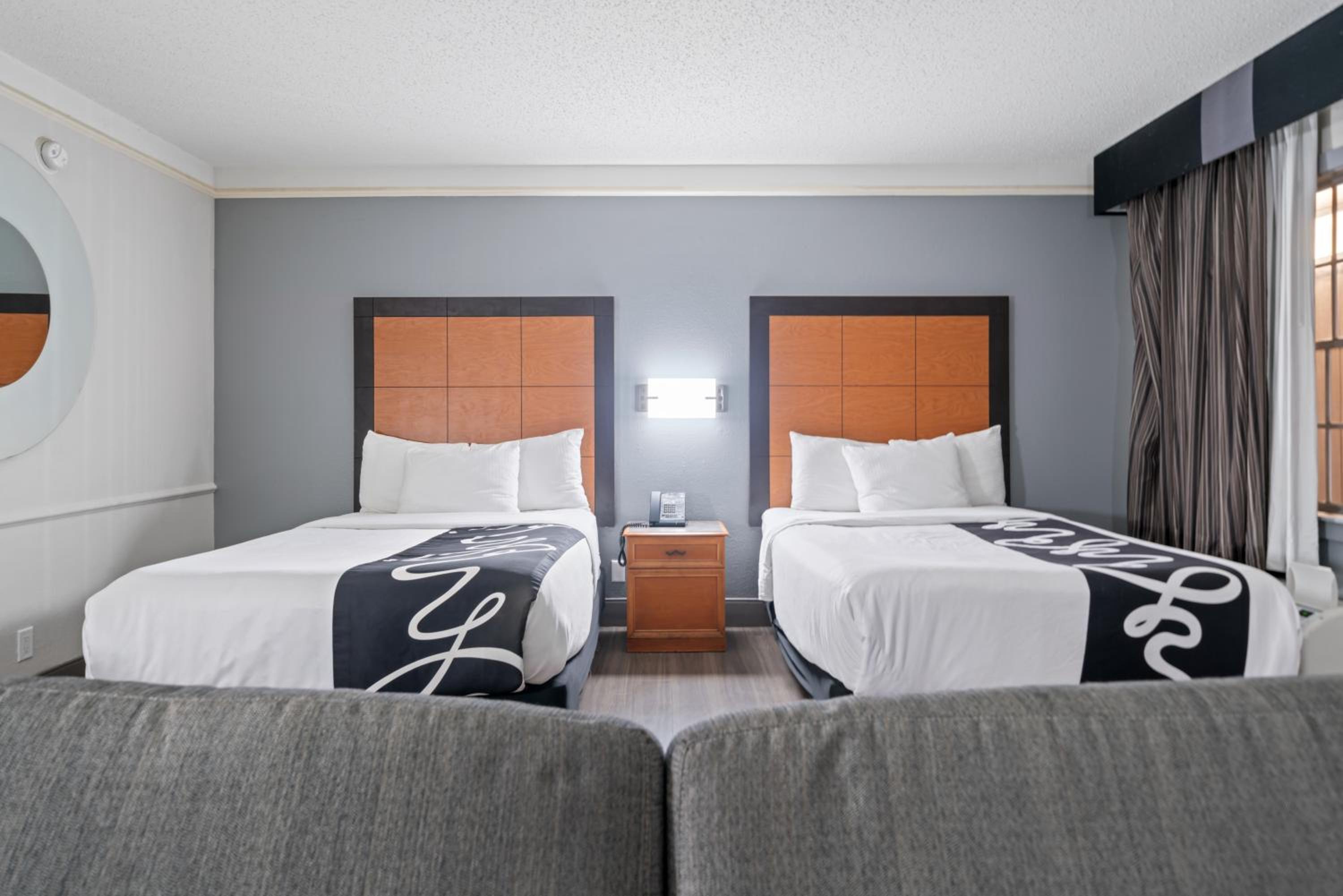 Suite with Two Double Beds - Non-Smoking