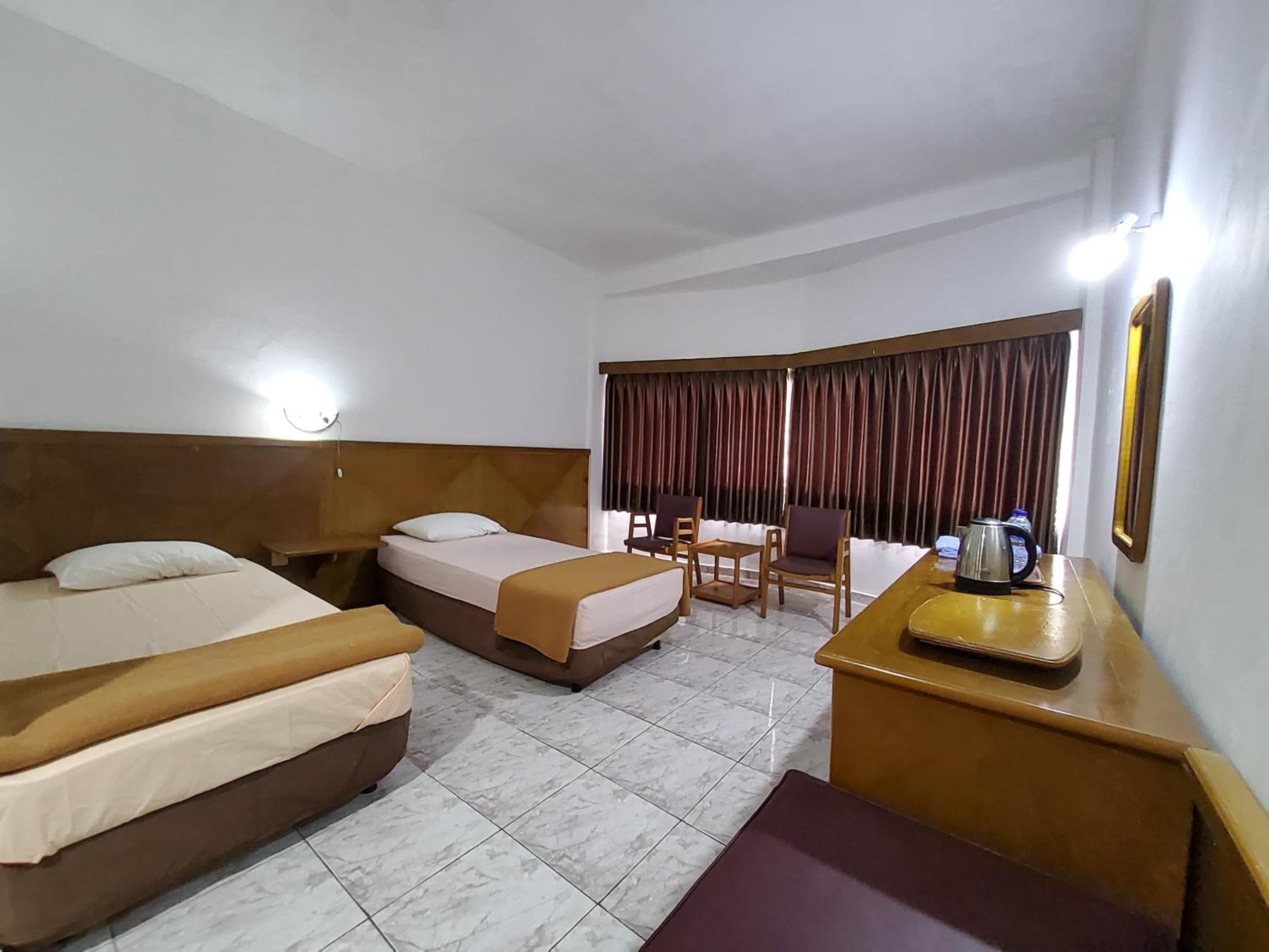 Double Or Twin Room With Bathroom photo 1