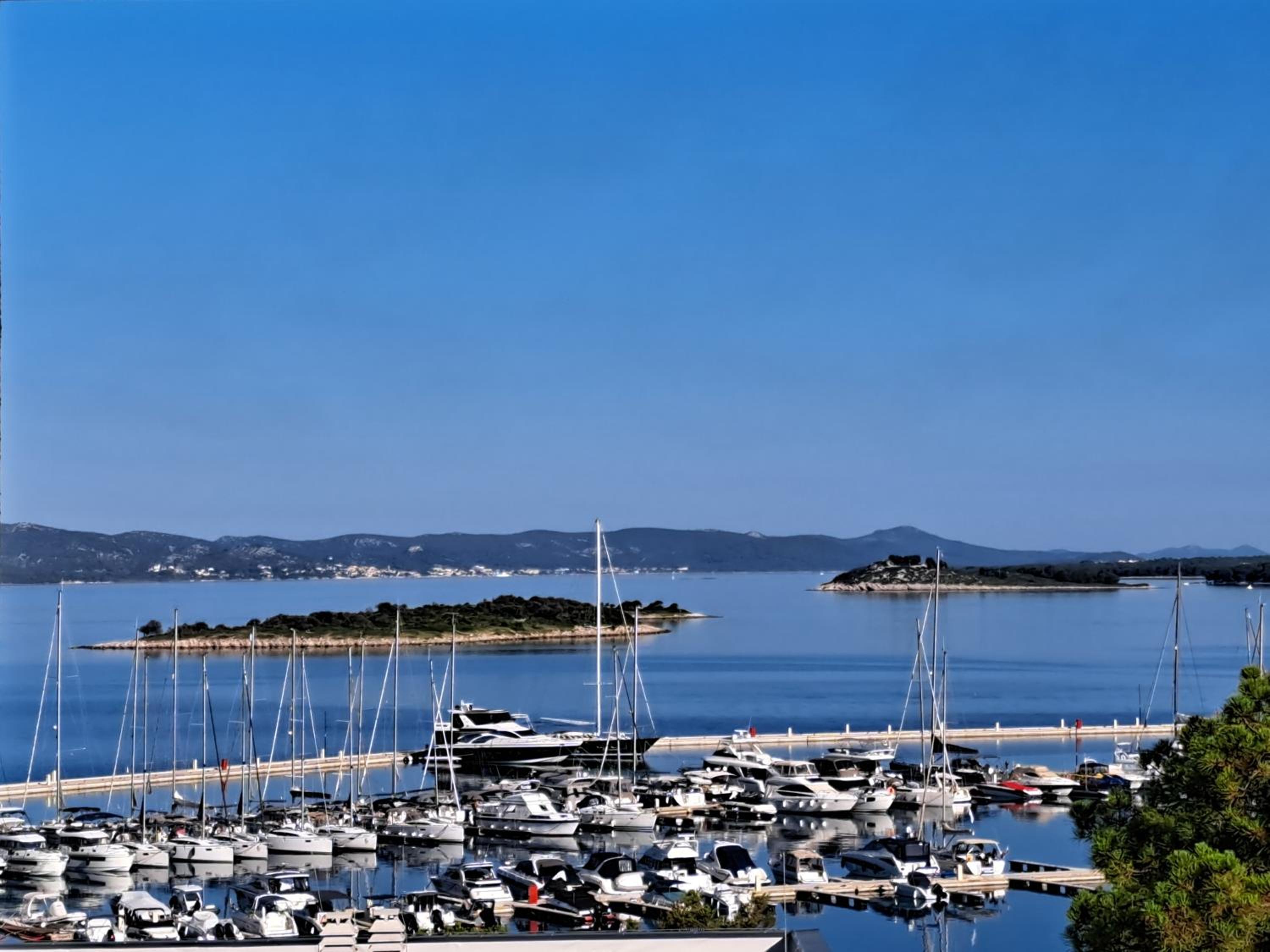 Two-Bedroom Apartment with Terrace and Sea View - Photo 23