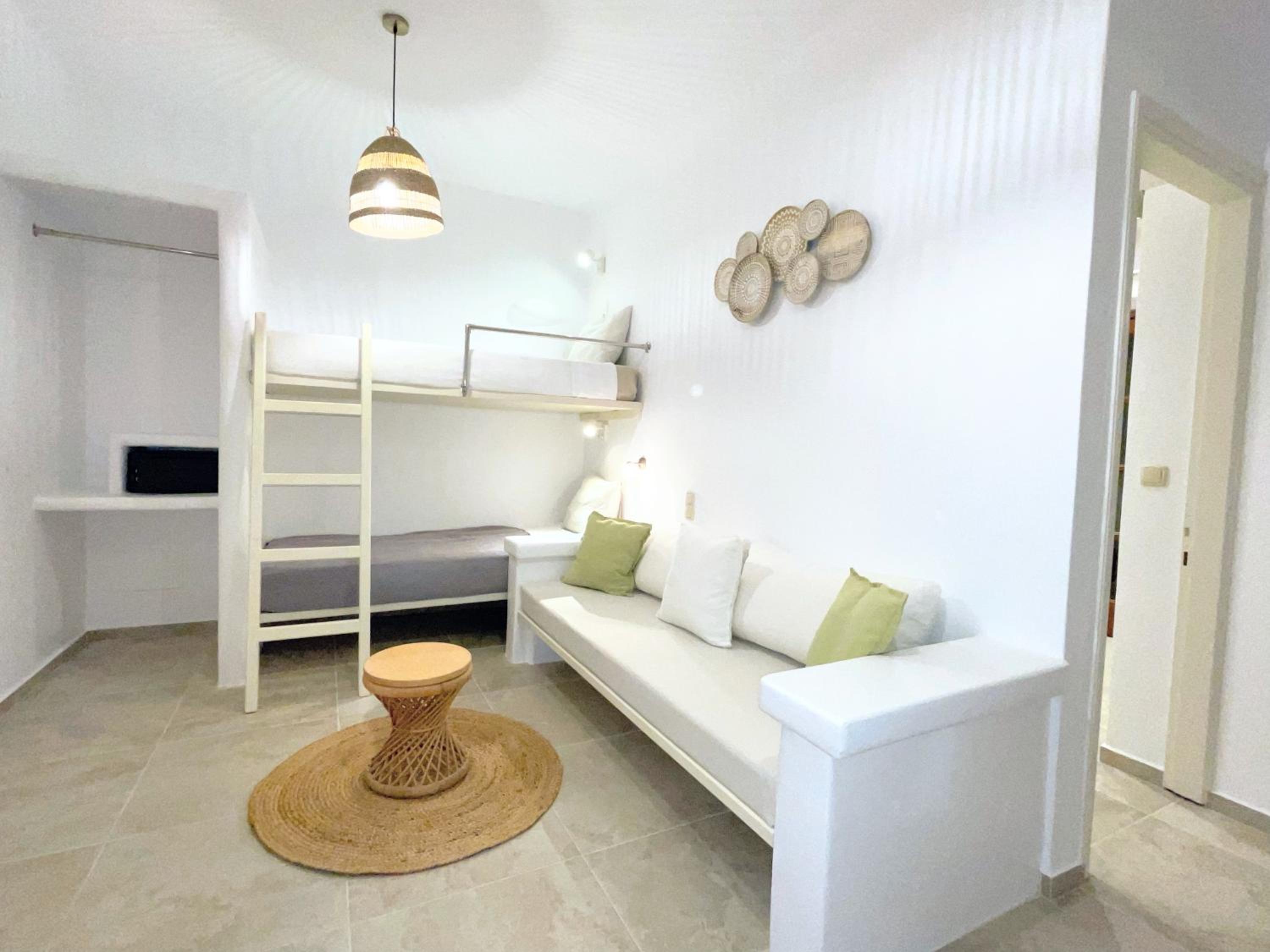 Apartment with Outdoor Jetted Tub