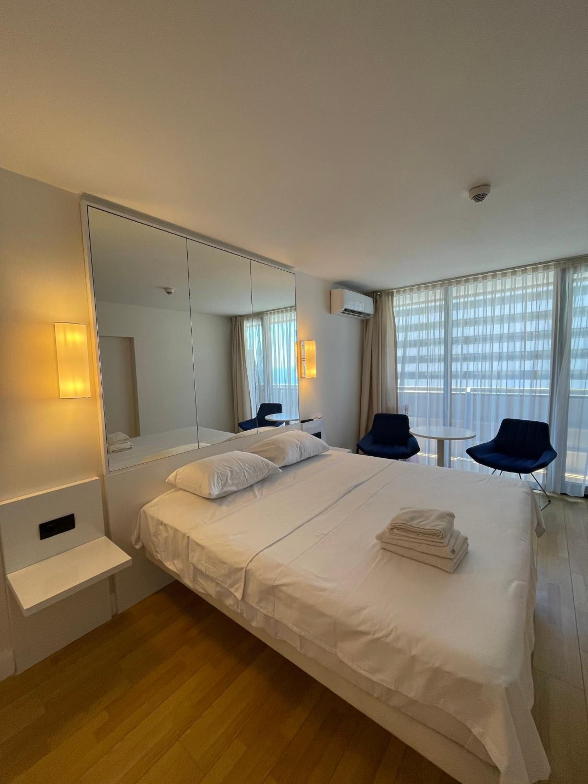 Double Room With Balcony And Sea View