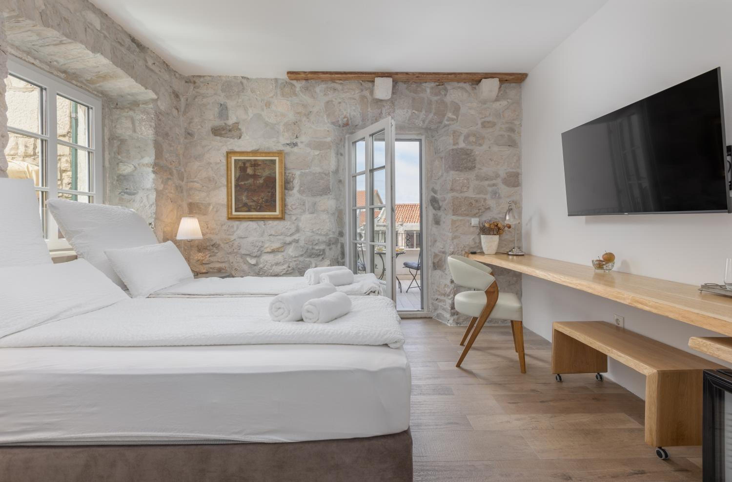 Deluxe Double Room with Balcony