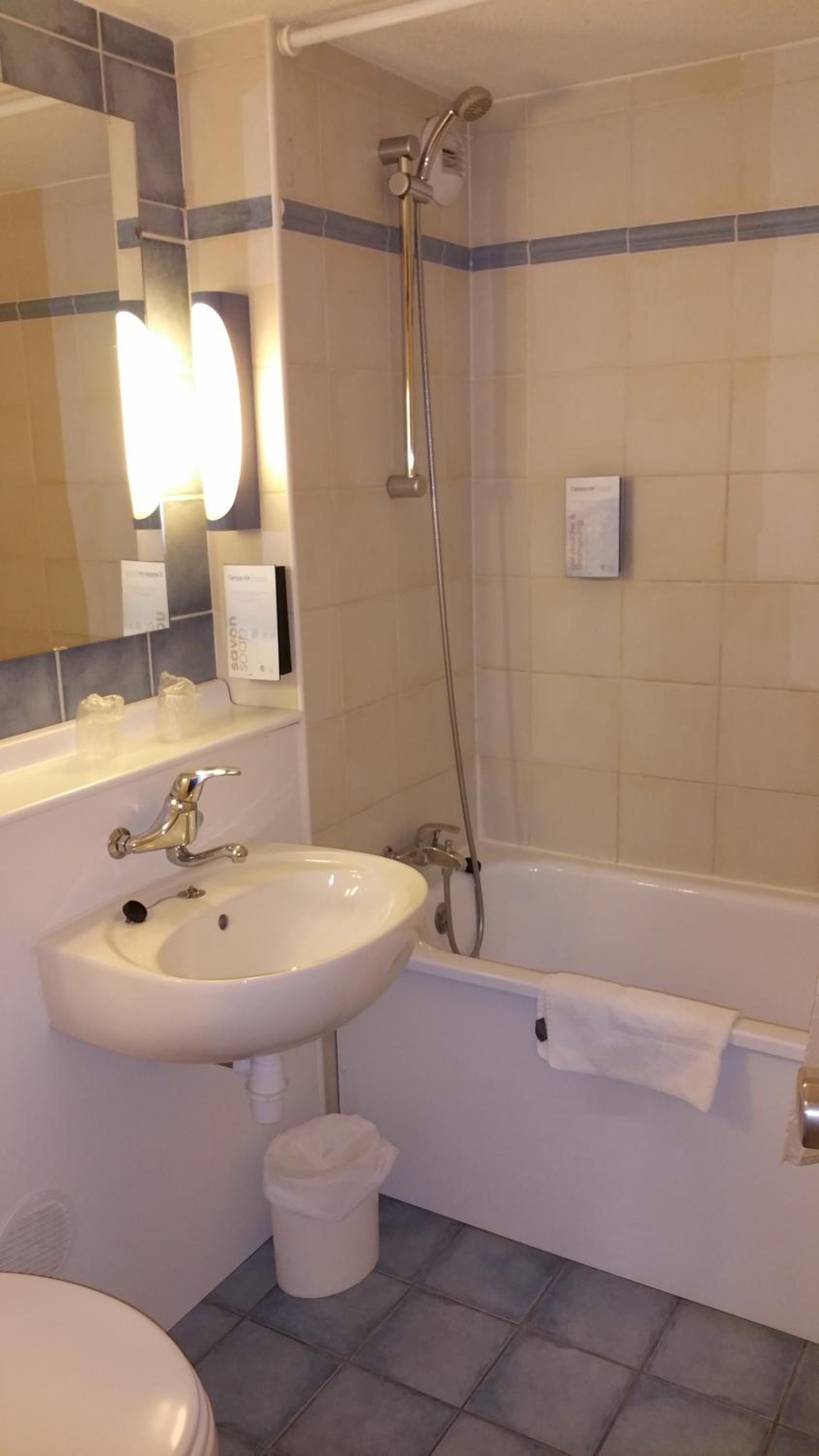 Double Room - Photo 9