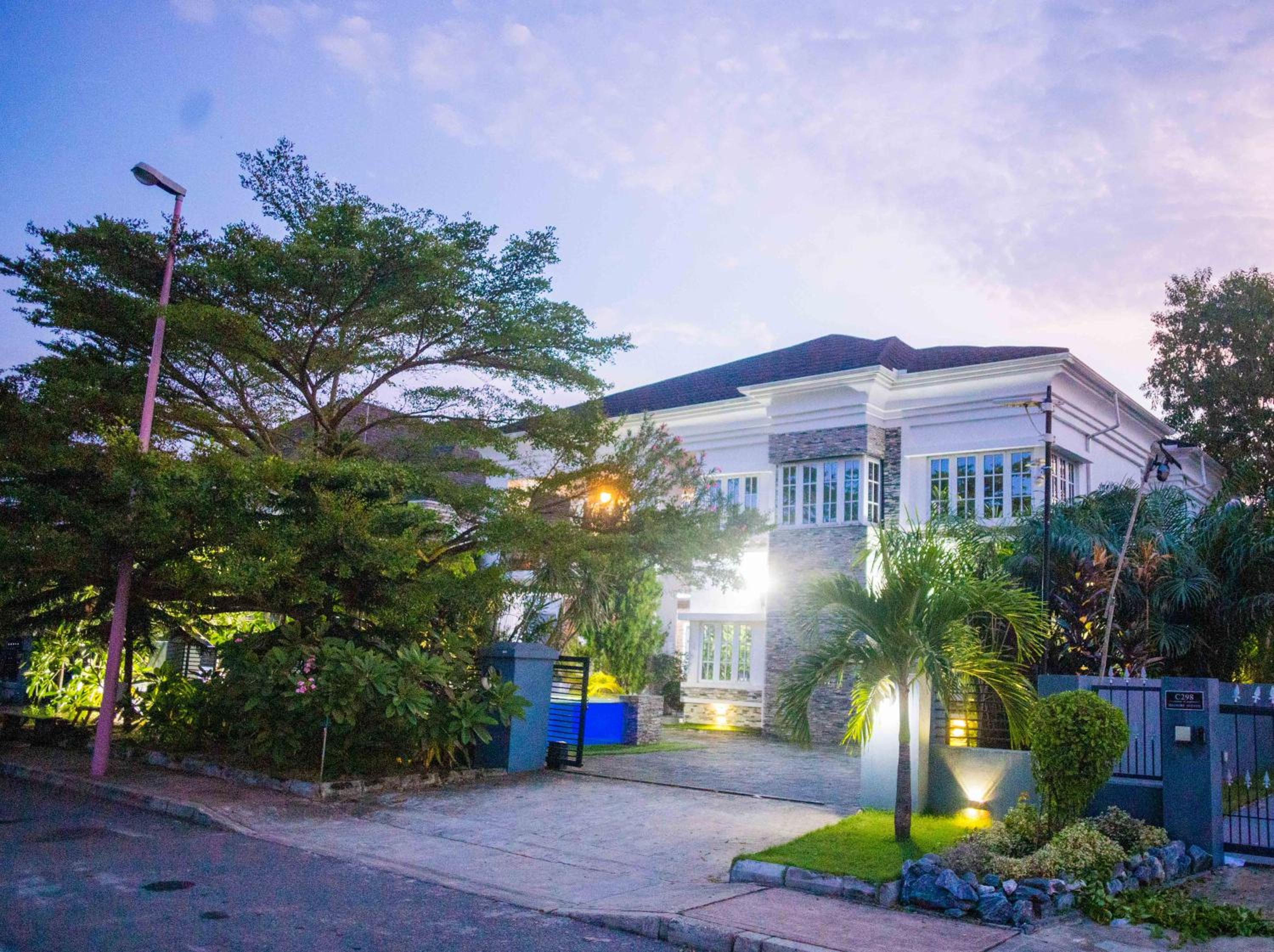 Villa photo 1