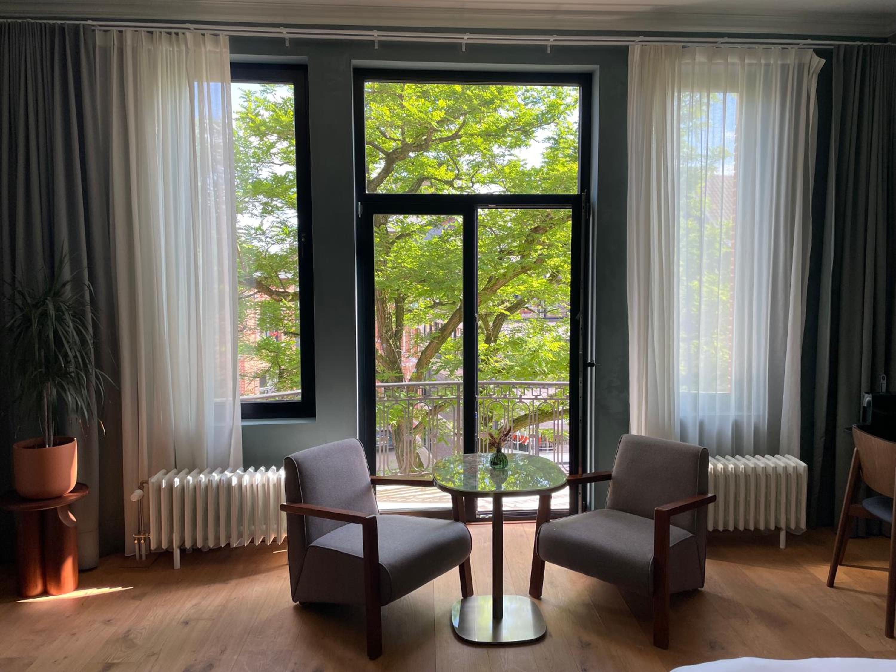 Deluxe King Room photo 2