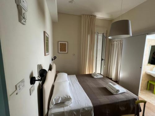 Family Room (2 Adults + 2 Children) - Photo 2
