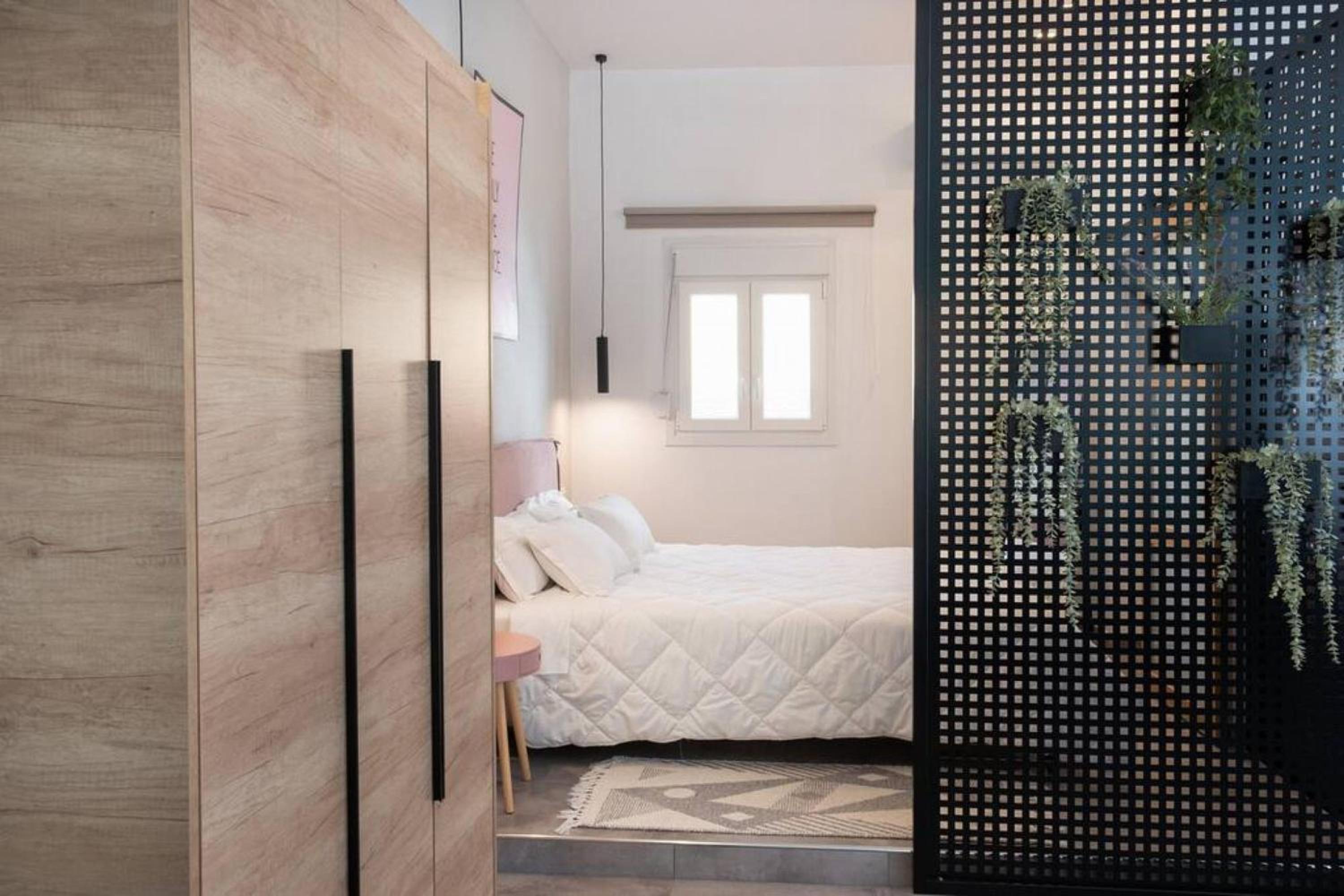 One-Bedroom House - Photo 17