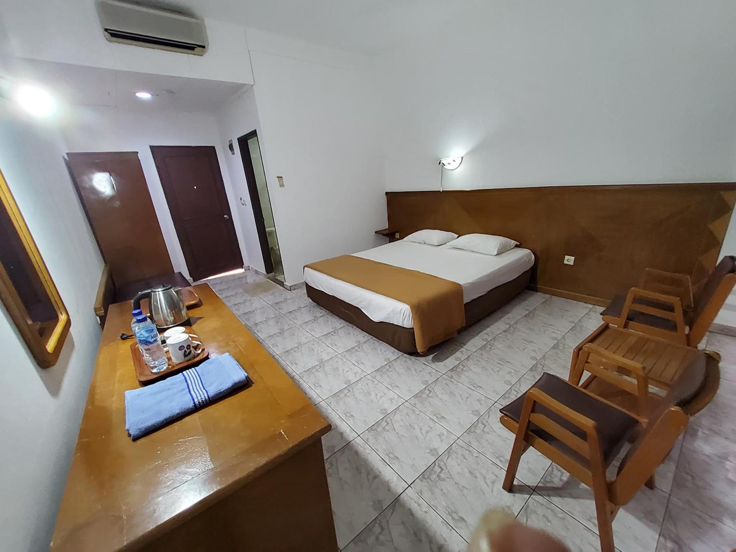 Double Or Twin Room With Bathroom photo 3