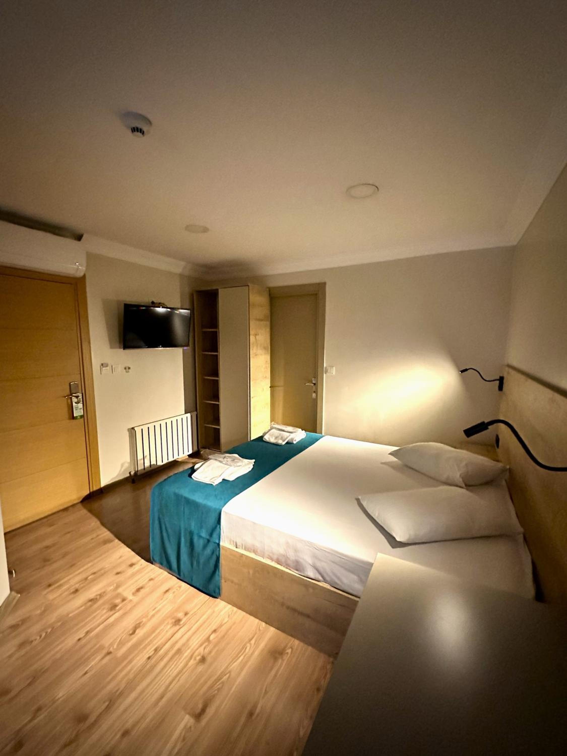 Deluxe Triple Room photo 2