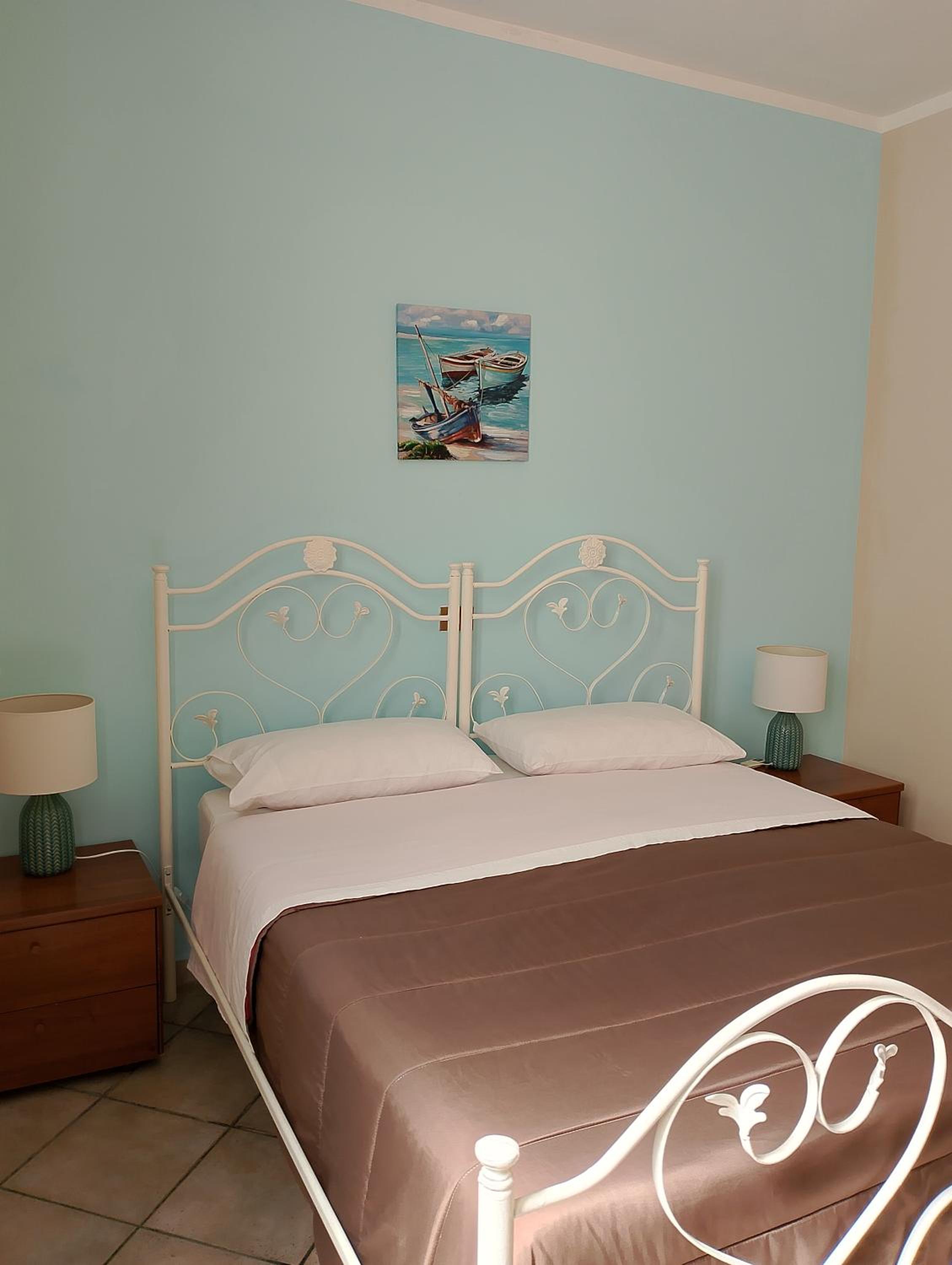 Double or Twin Room with Private Bathroom photo 2