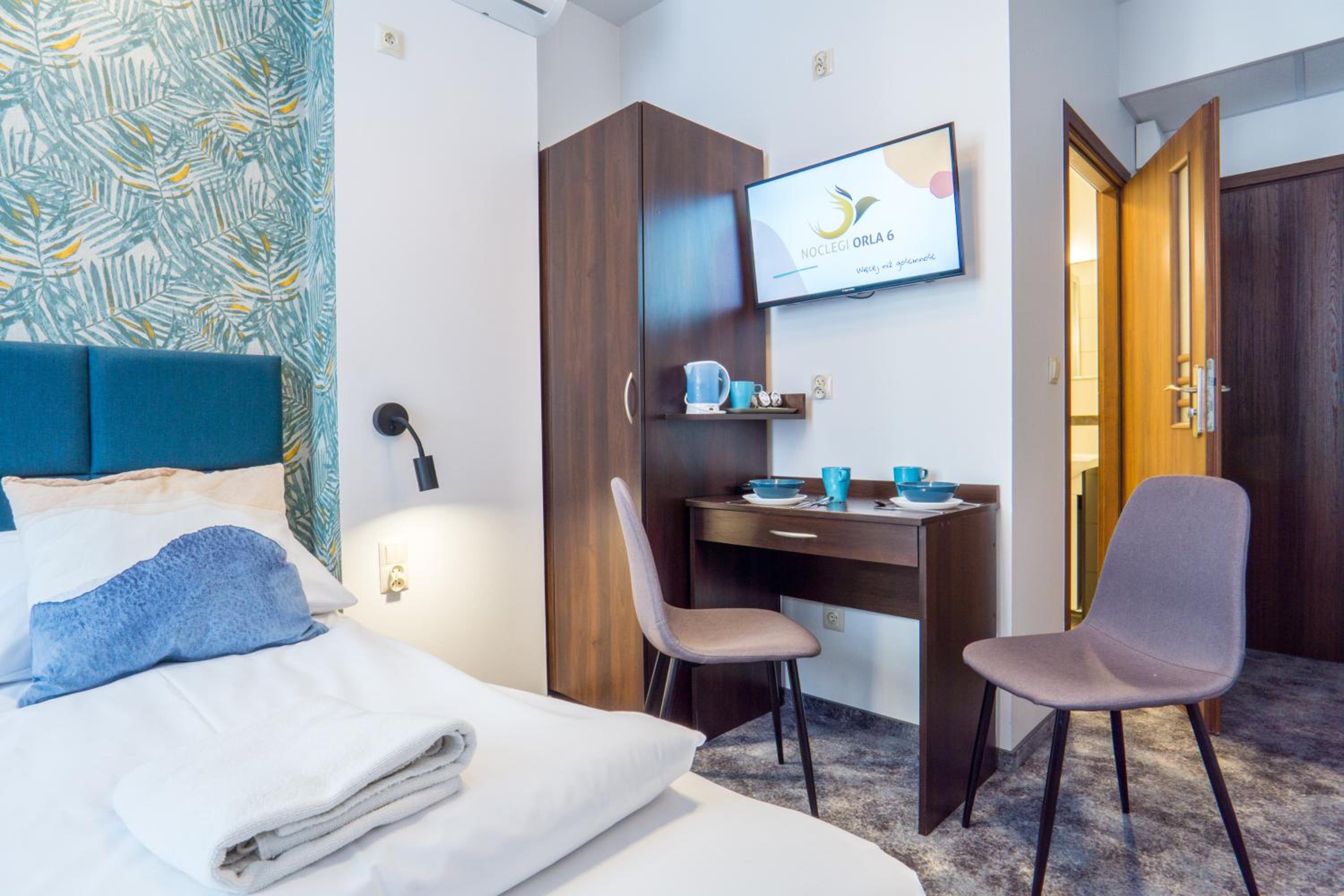 Economy Double Room - Photo 7