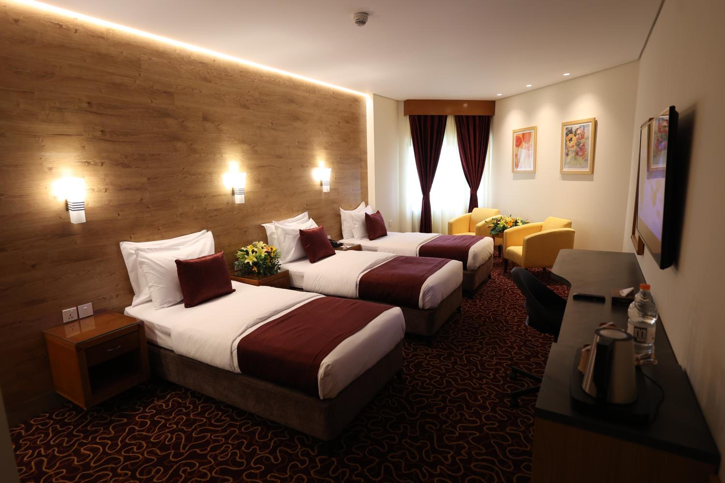 Superior Triple Room photo 2