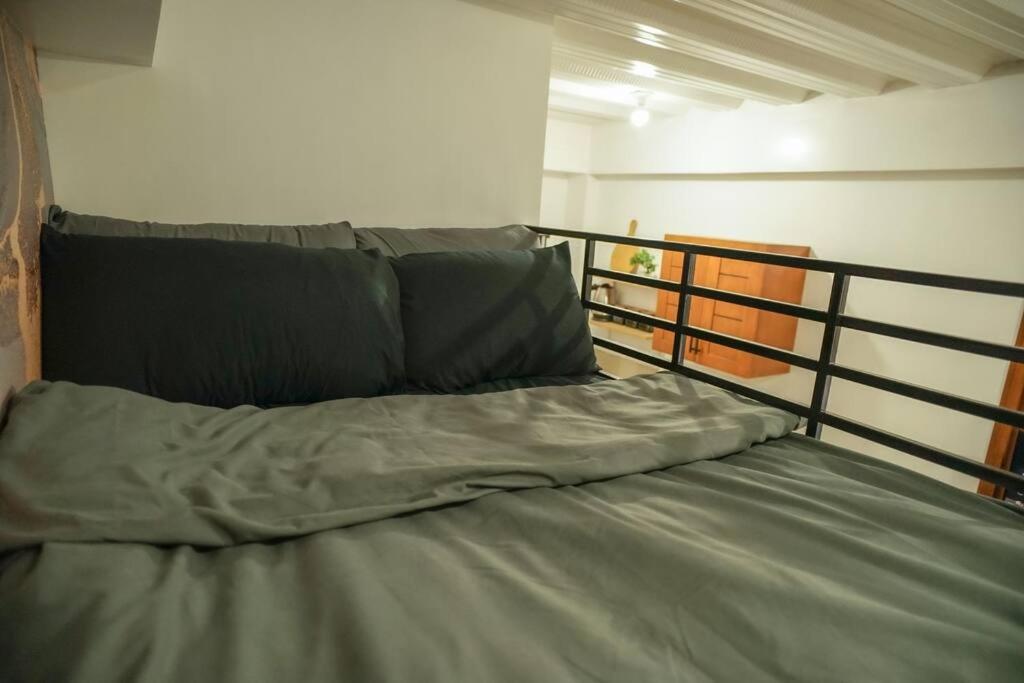 One-Bedroom Apartment photo 3
