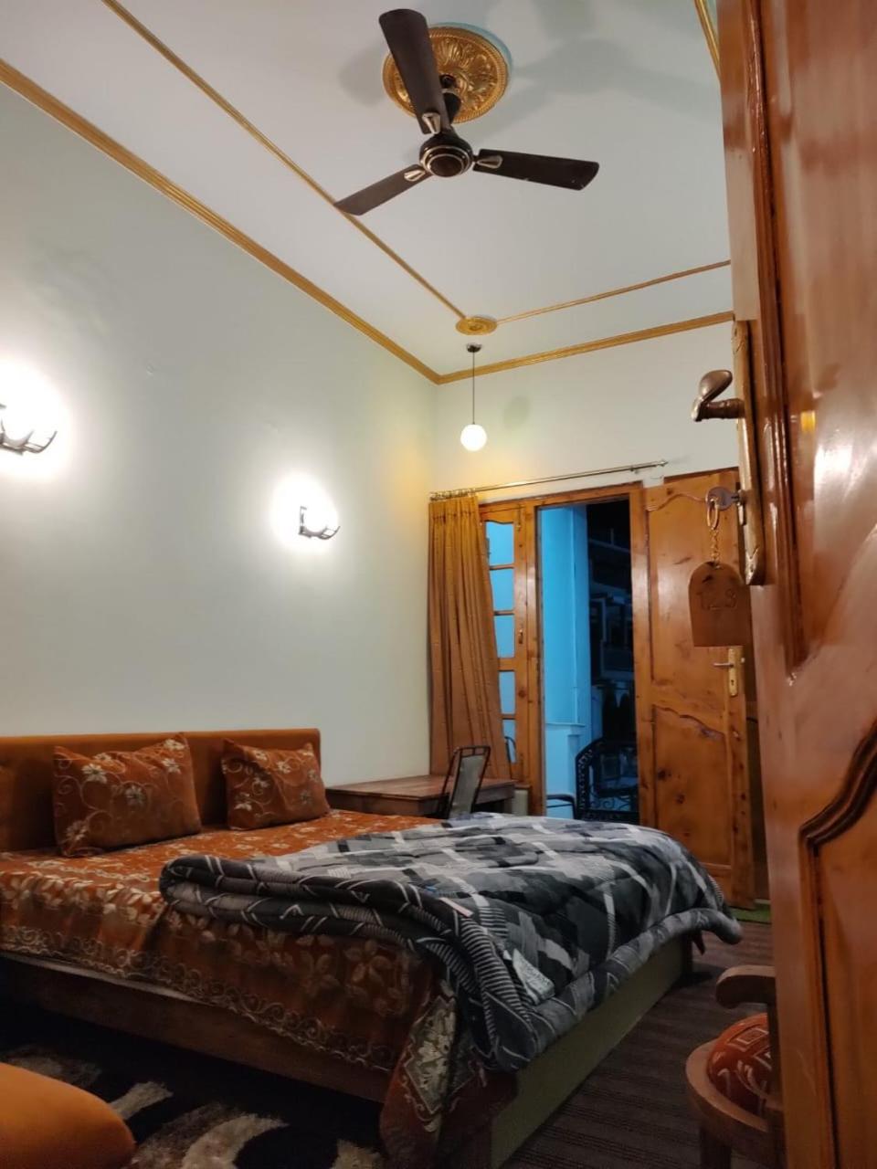 Double Room With Balcony photo 2
