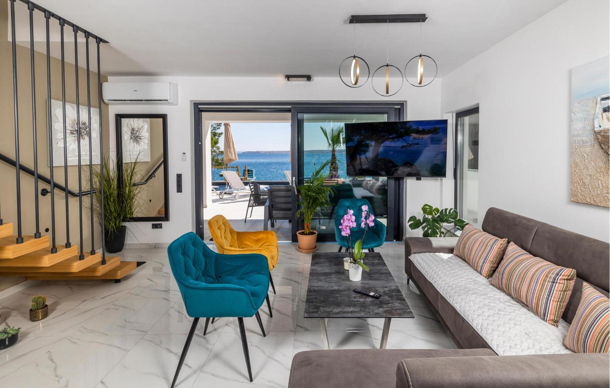 Six-Bedroom Holiday Home photo 1