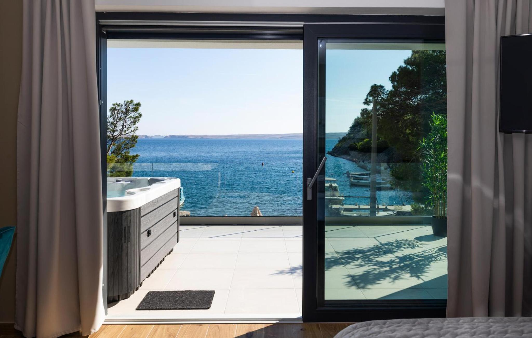 Six-Bedroom Holiday Home photo 3