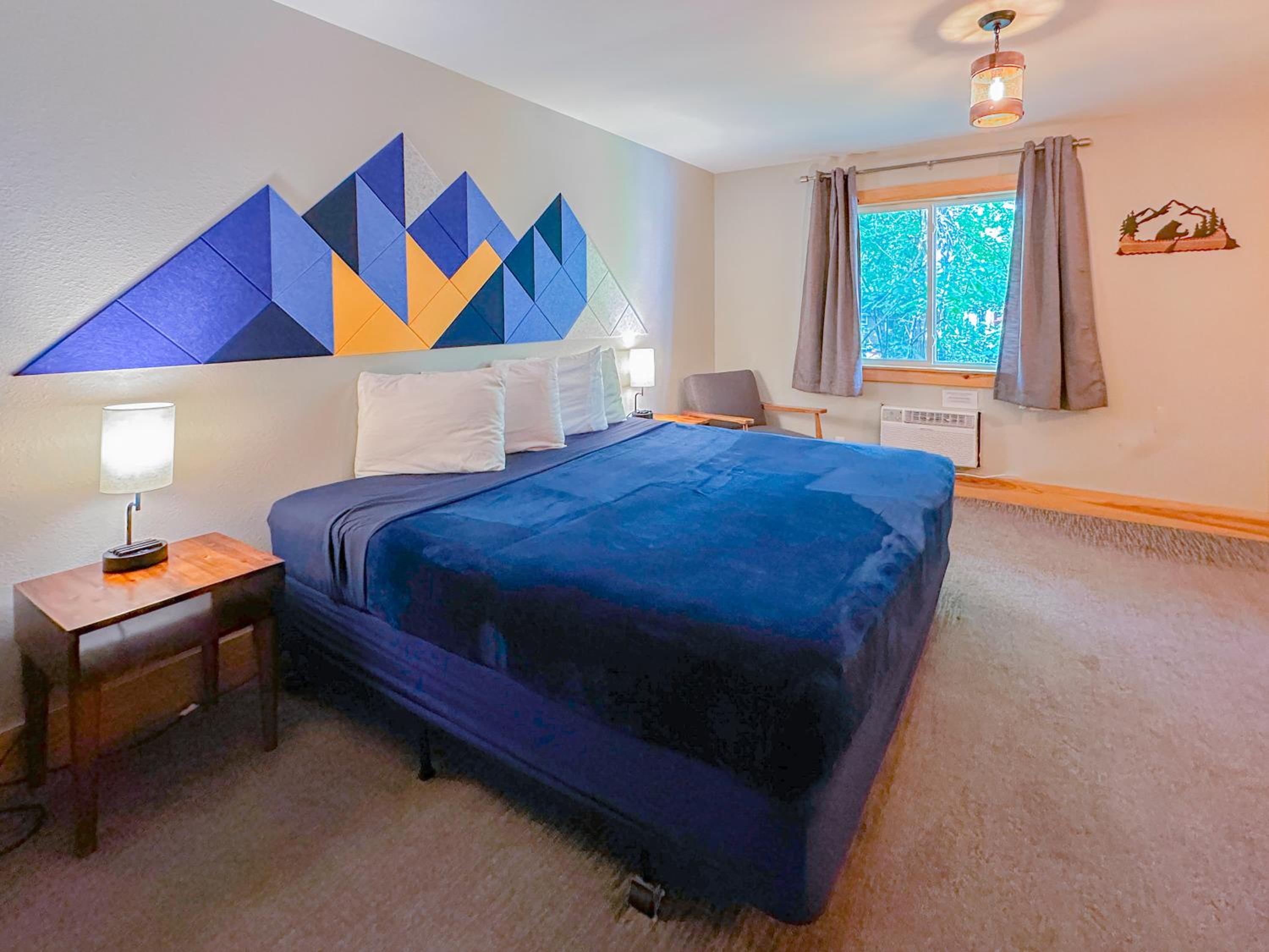 Deluxe King Room photo 2