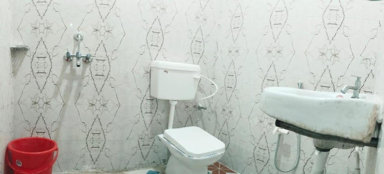 Standard Double Room with Fan - Photo 3