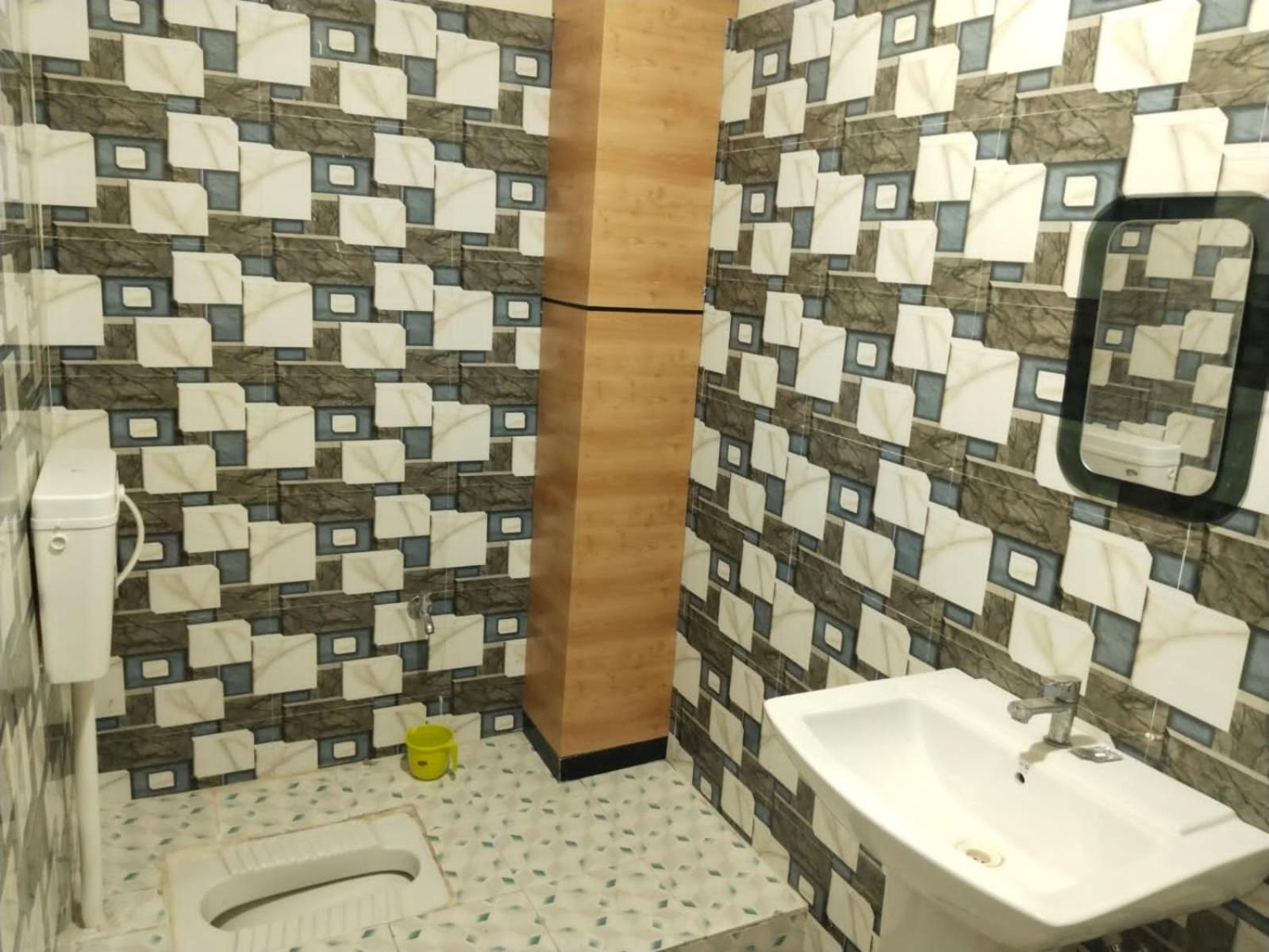 Standard Double Room with Fan - Photo 2