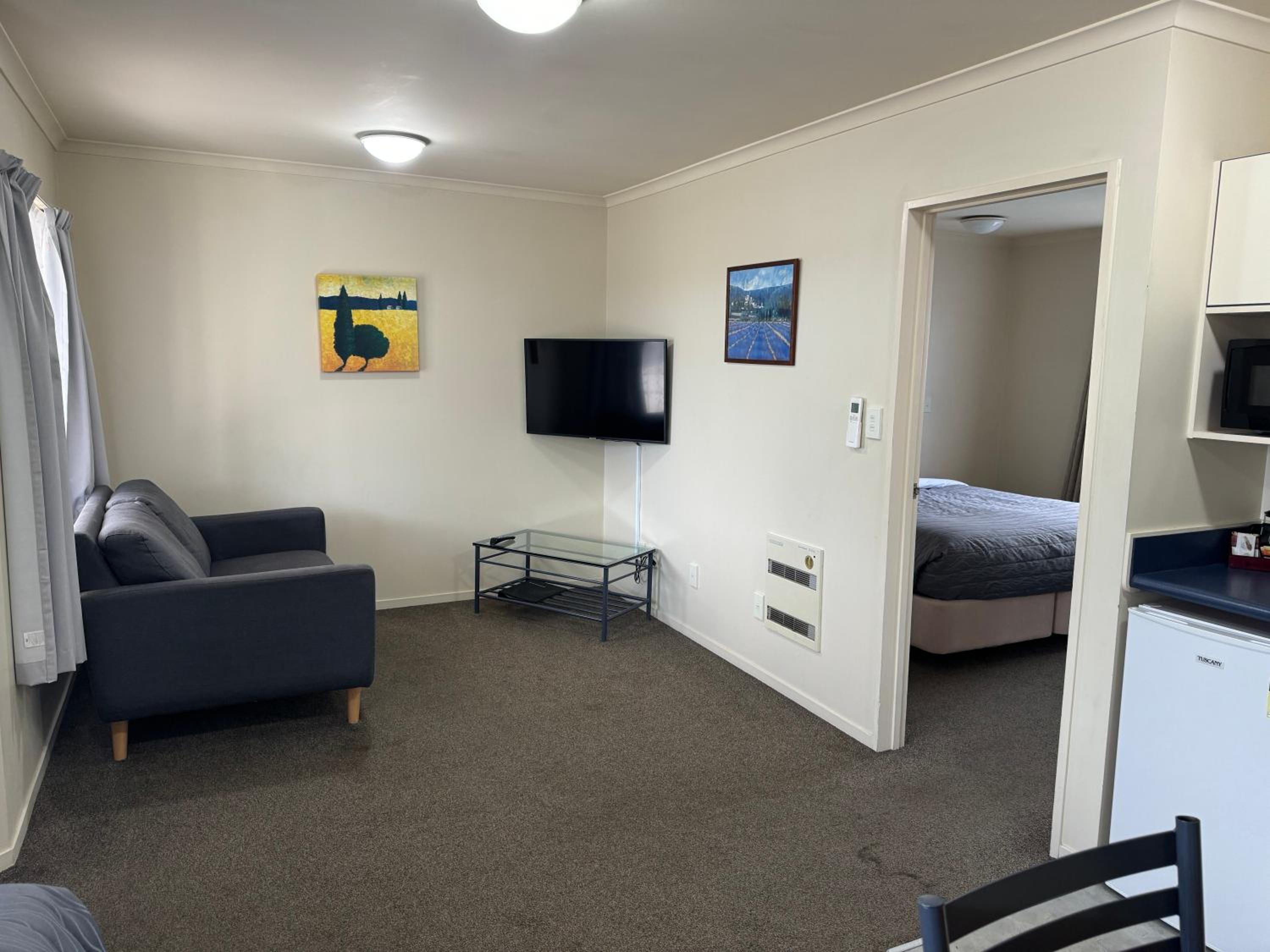 One-Bedroom Apartment photo 2