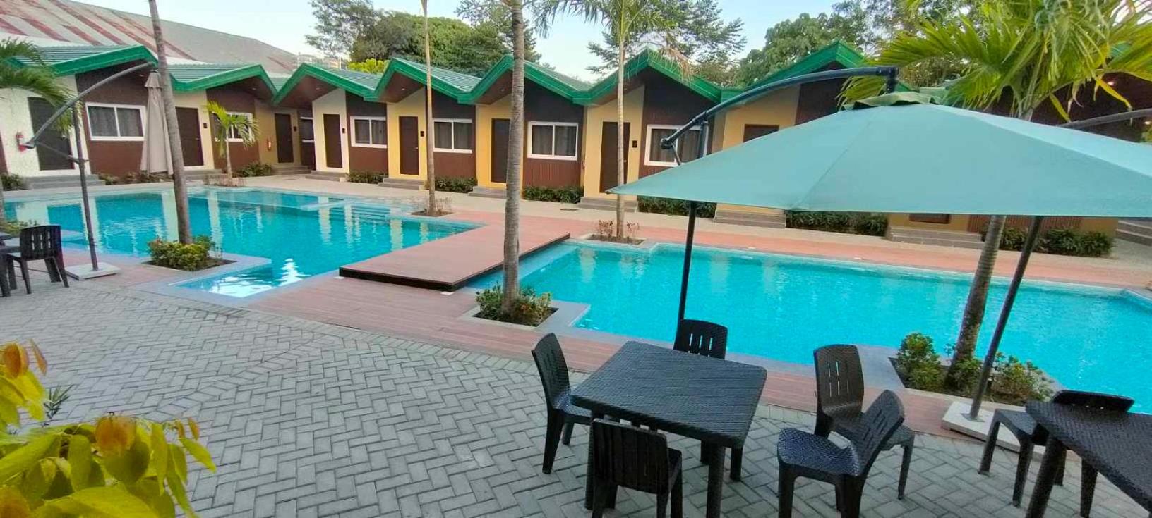 Deluxe Double or Twin Room with Pool View photo 3