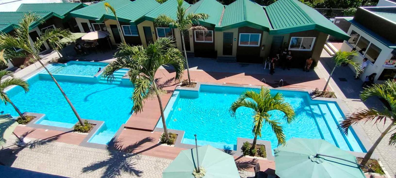 Deluxe Double or Twin Room with Pool View photo 2