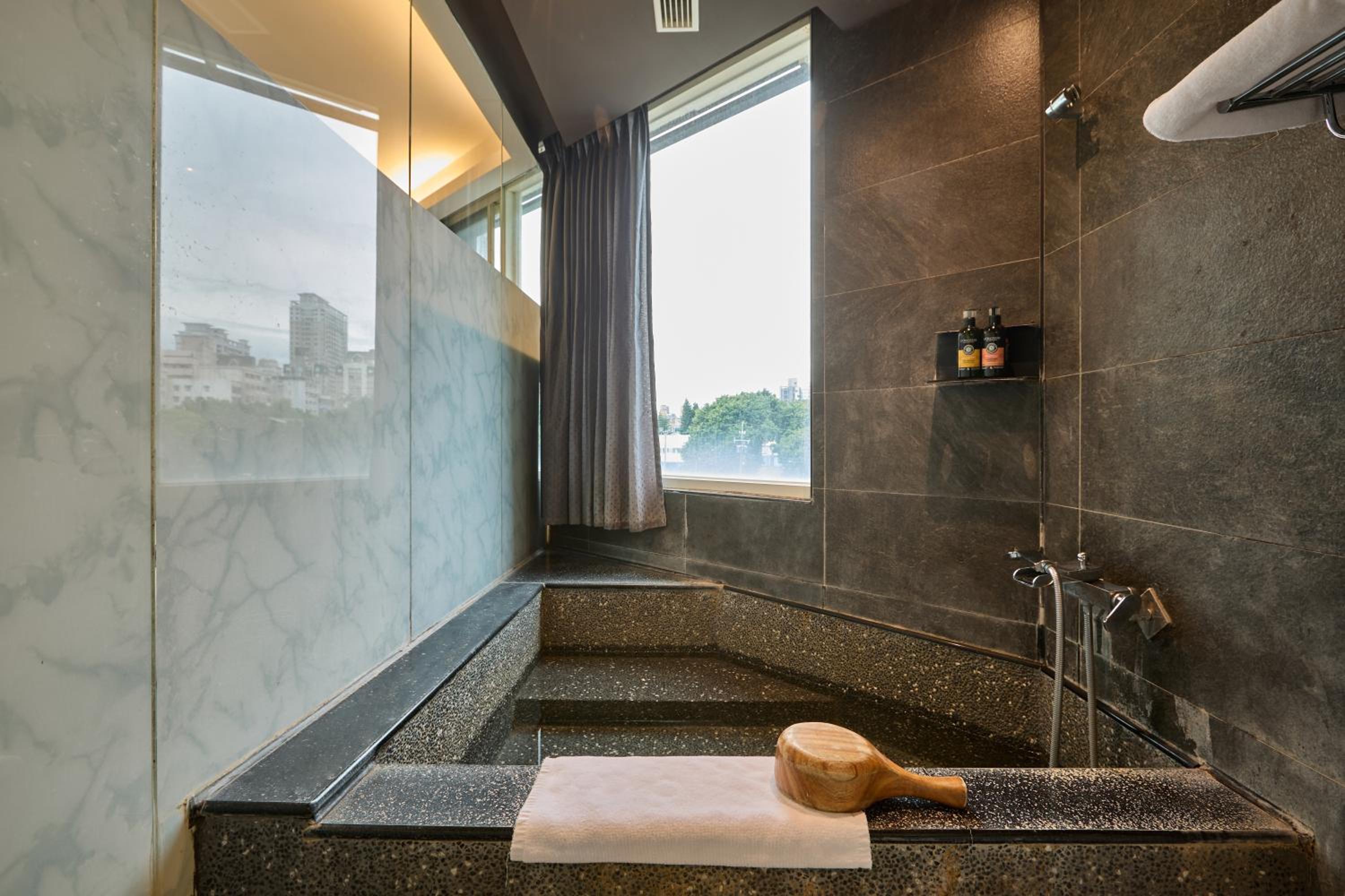 Triple Room with View - Photo 6